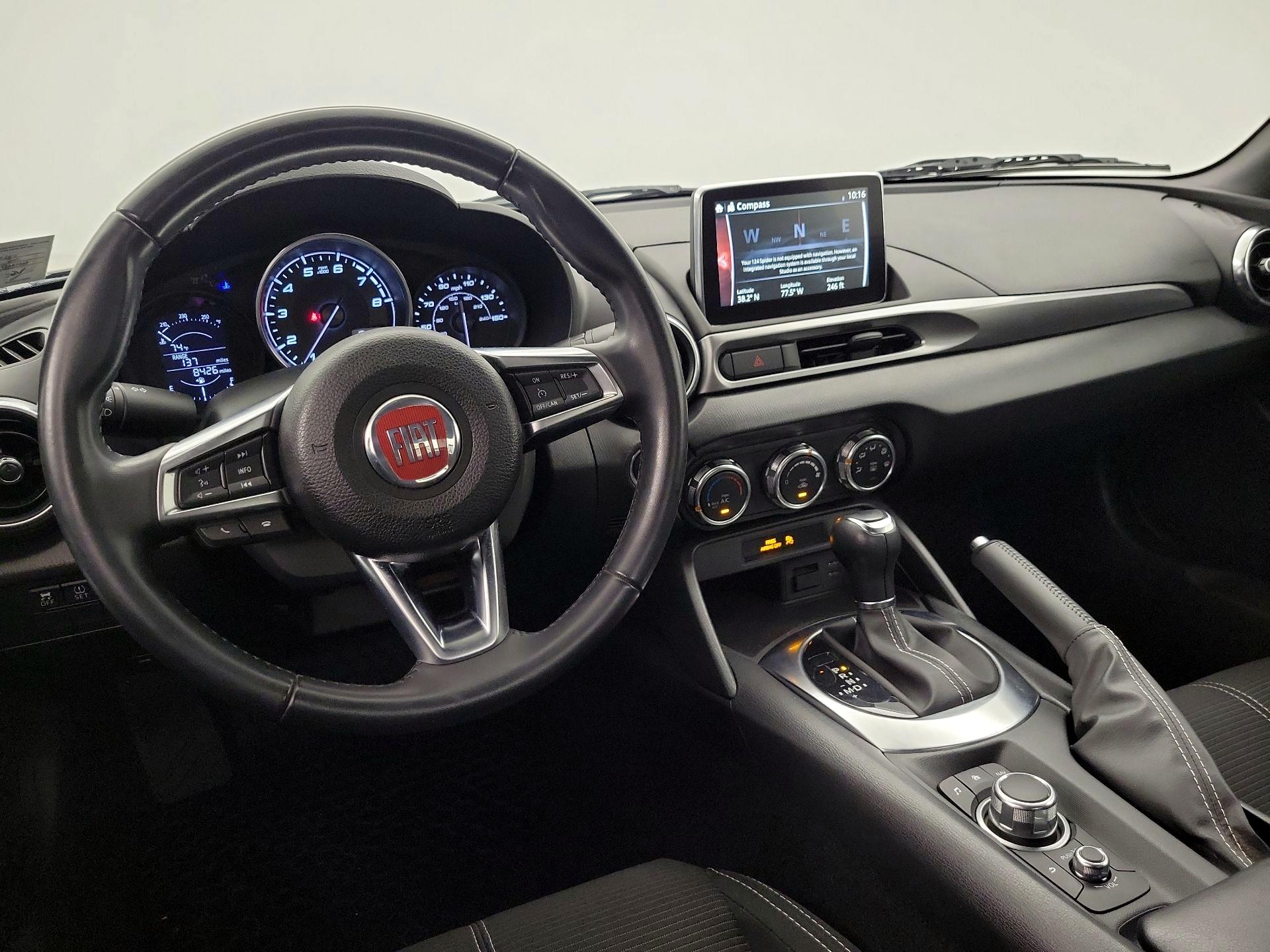 Thumbnail: 2017 Fiat 124 Spider - 9