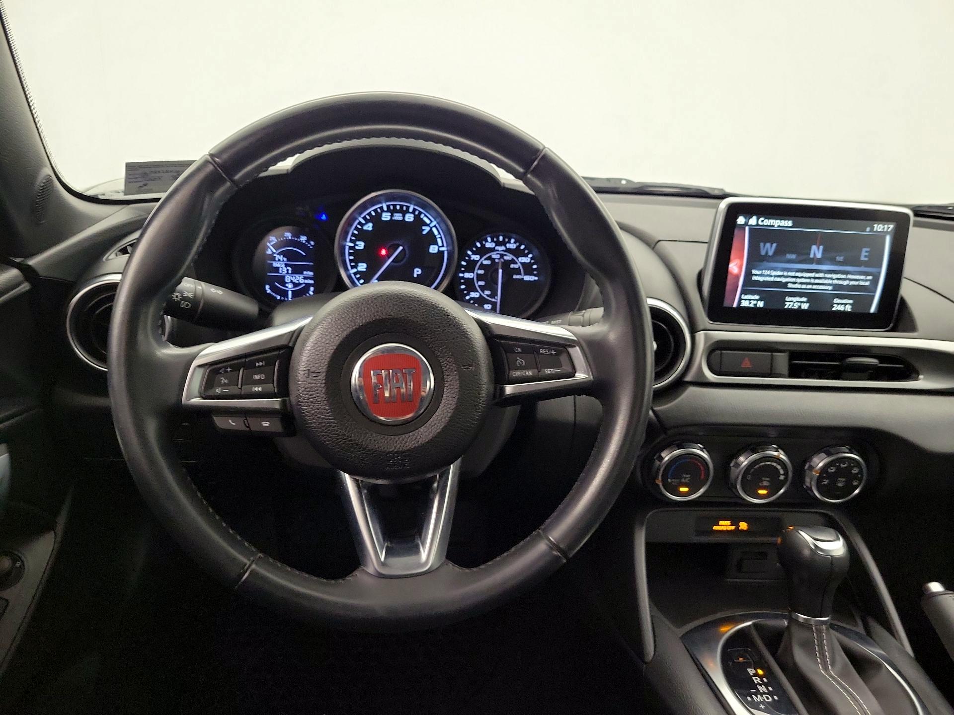 Thumbnail: 2017 Fiat 124 Spider - 10