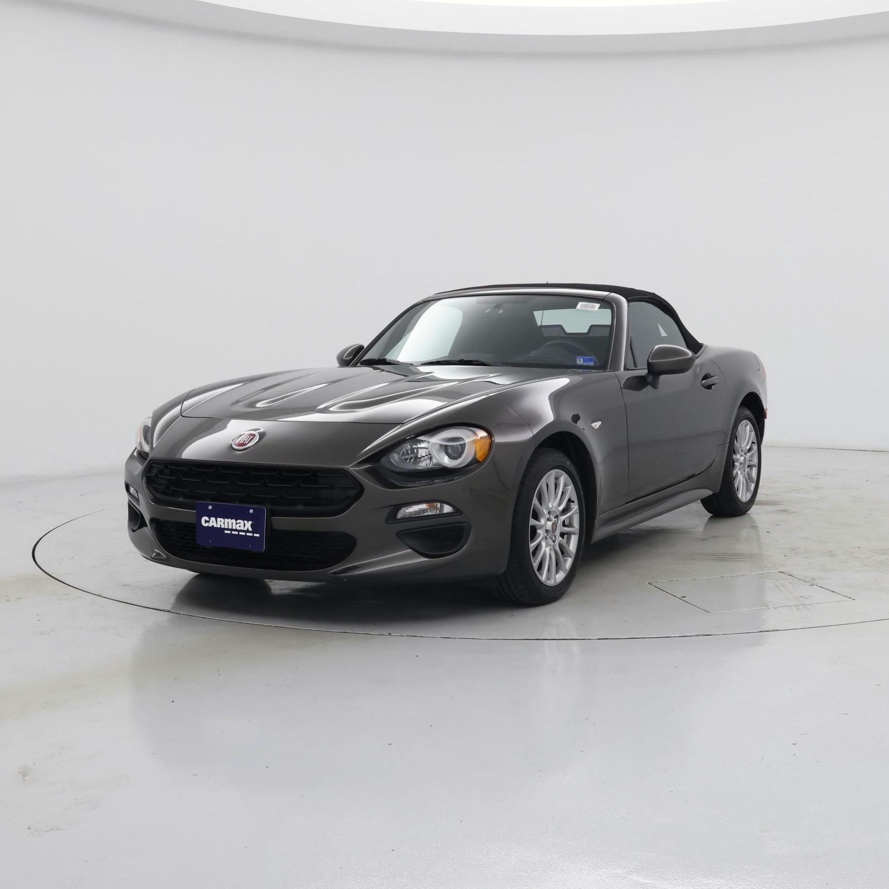 Thumbnail: 2017 Fiat 124 Spider - 4