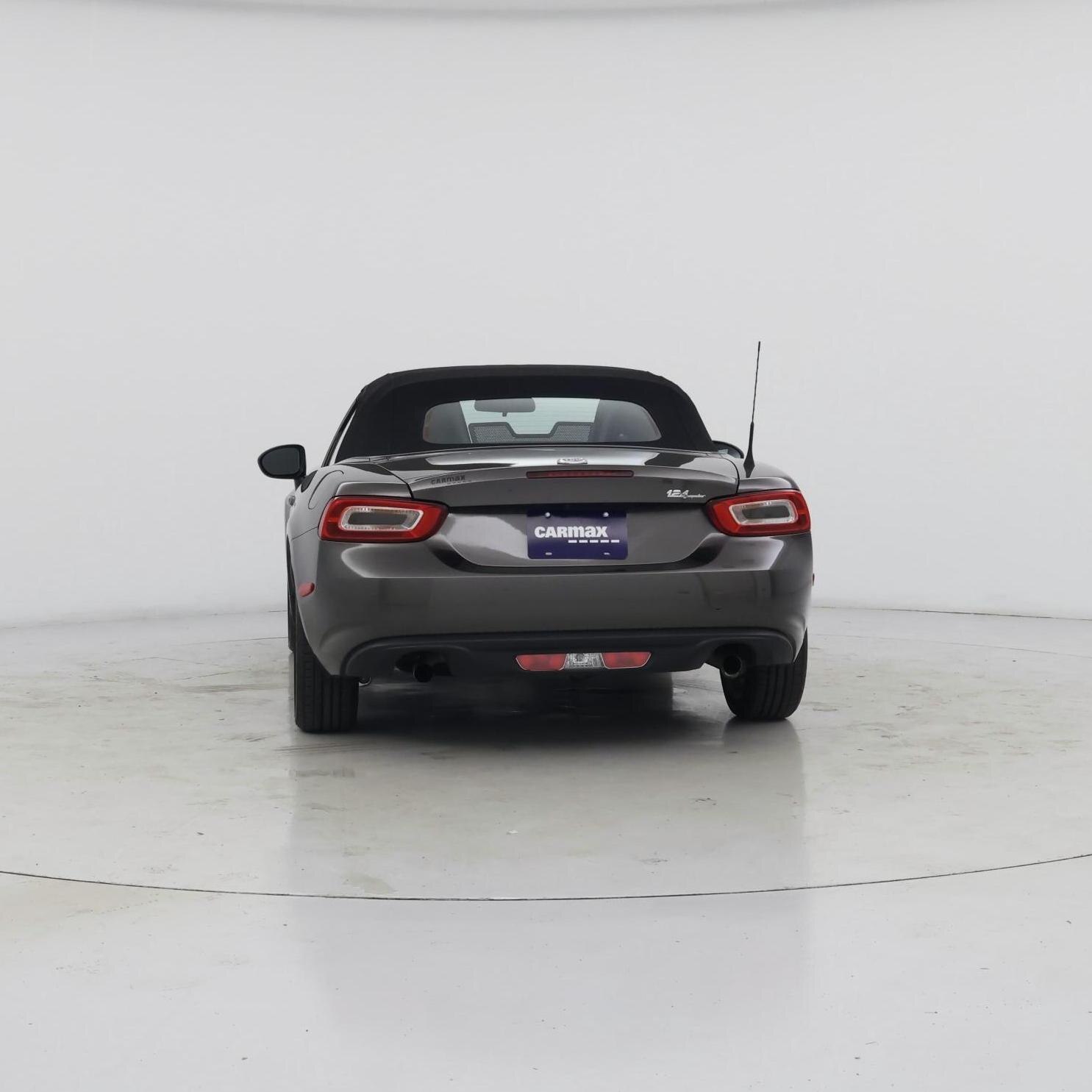 Thumbnail: 2017 Fiat 124 Spider - 6