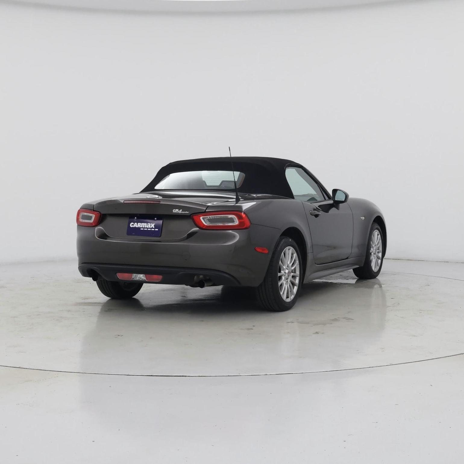Thumbnail: 2017 Fiat 124 Spider - 8