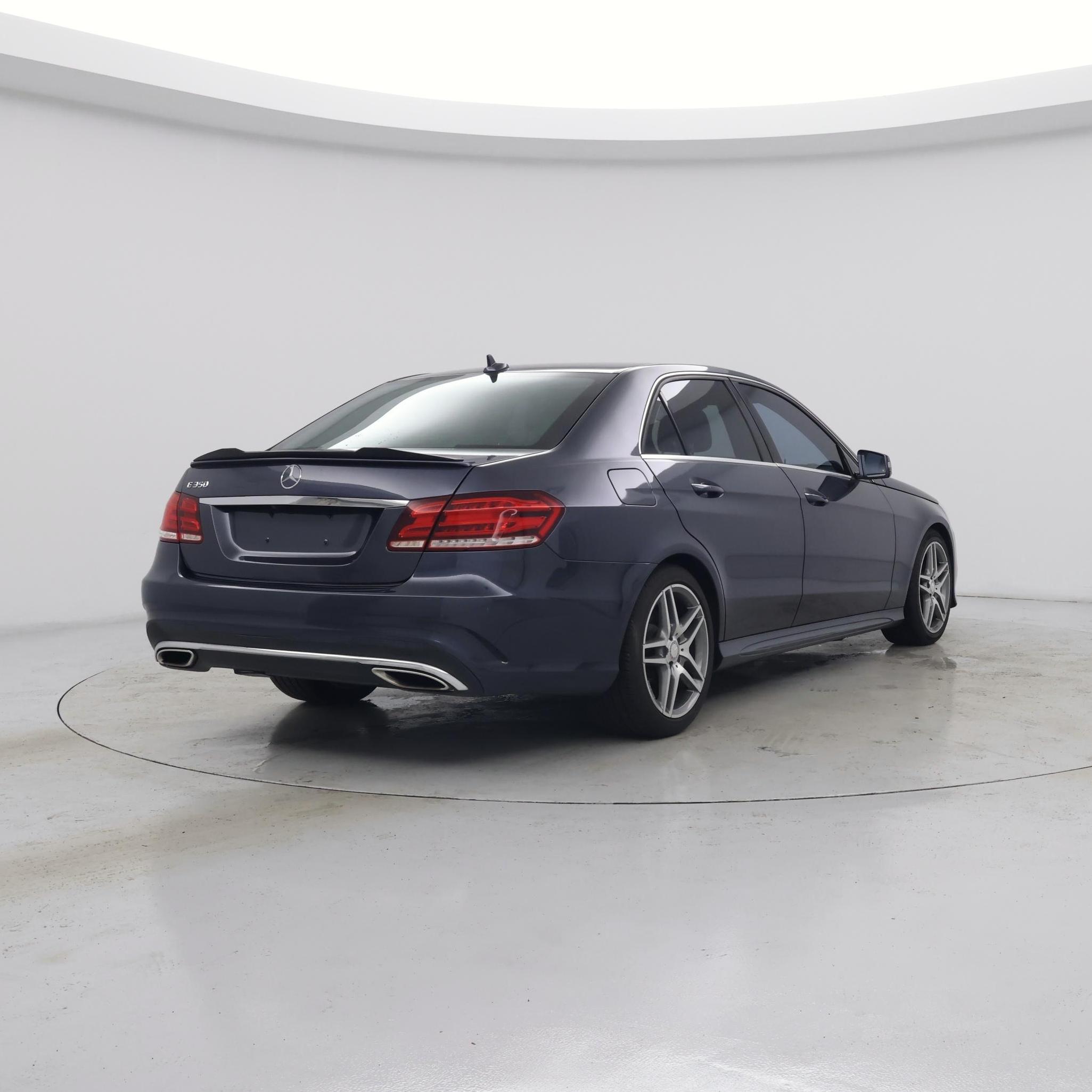 Thumbnail: 2016 Mercedes-Benz E-Class - 8
