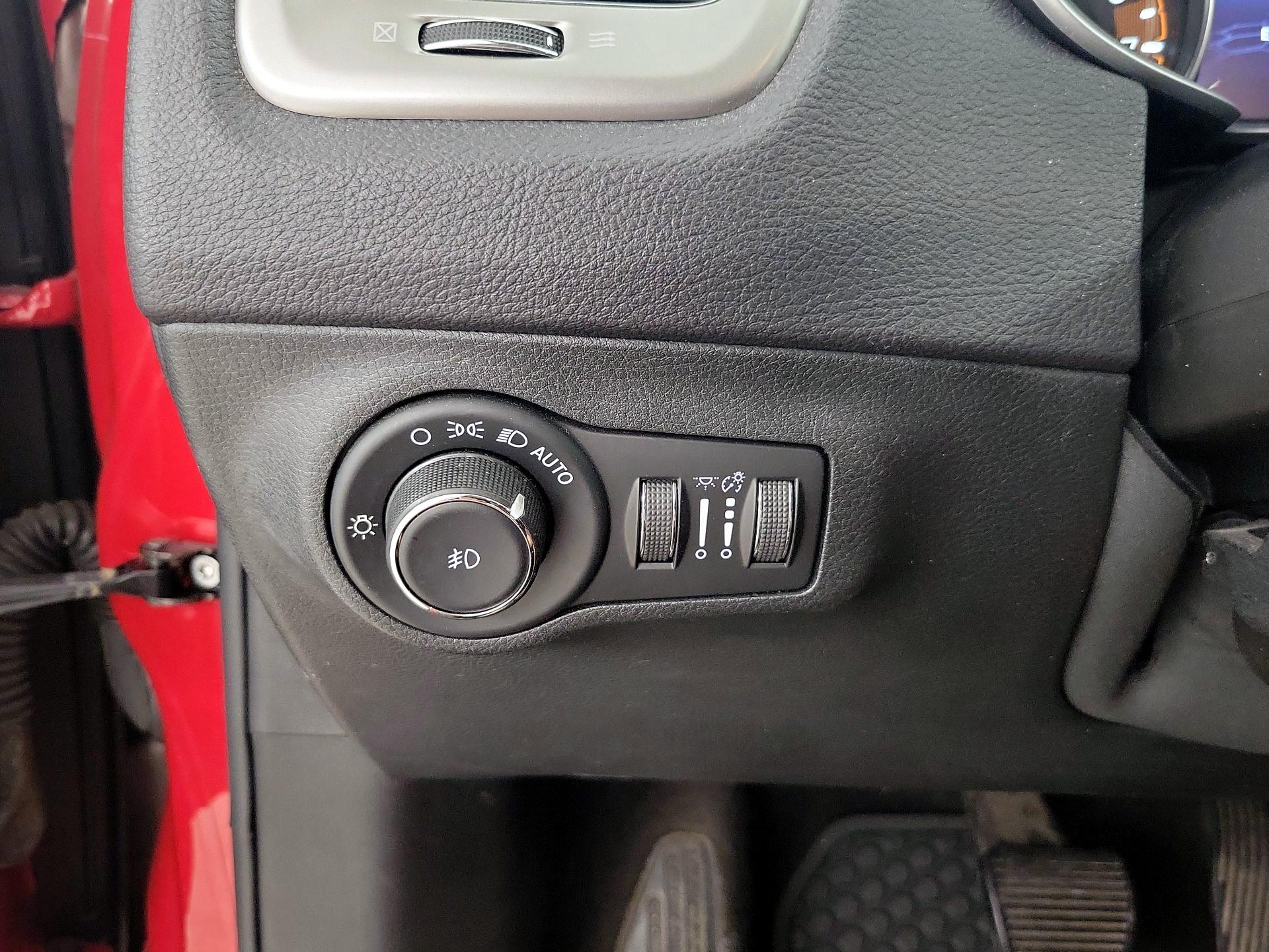 Thumbnail: 2018 Jeep Compass - 13