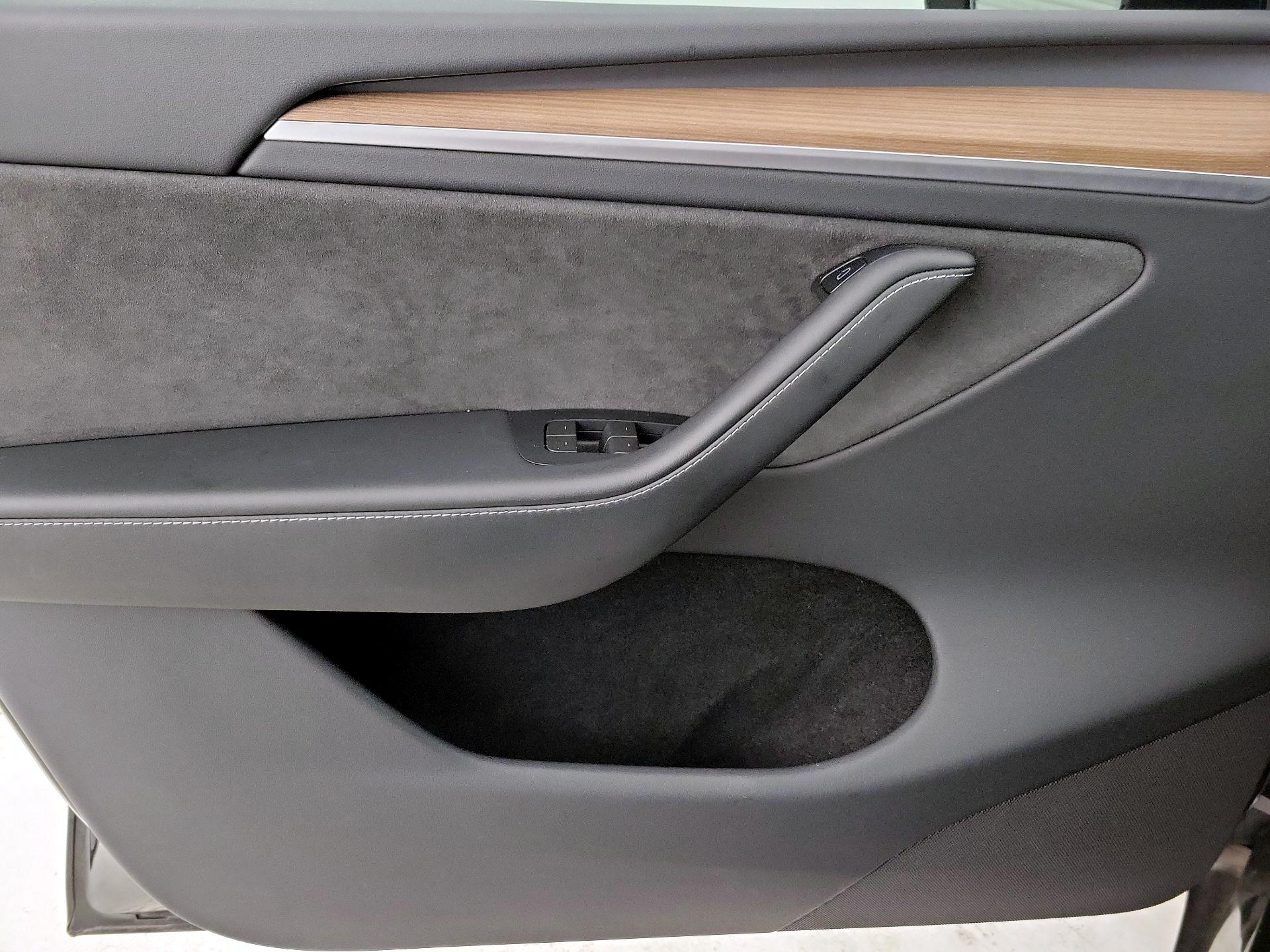Thumbnail: 2023 Tesla Model Y - 12