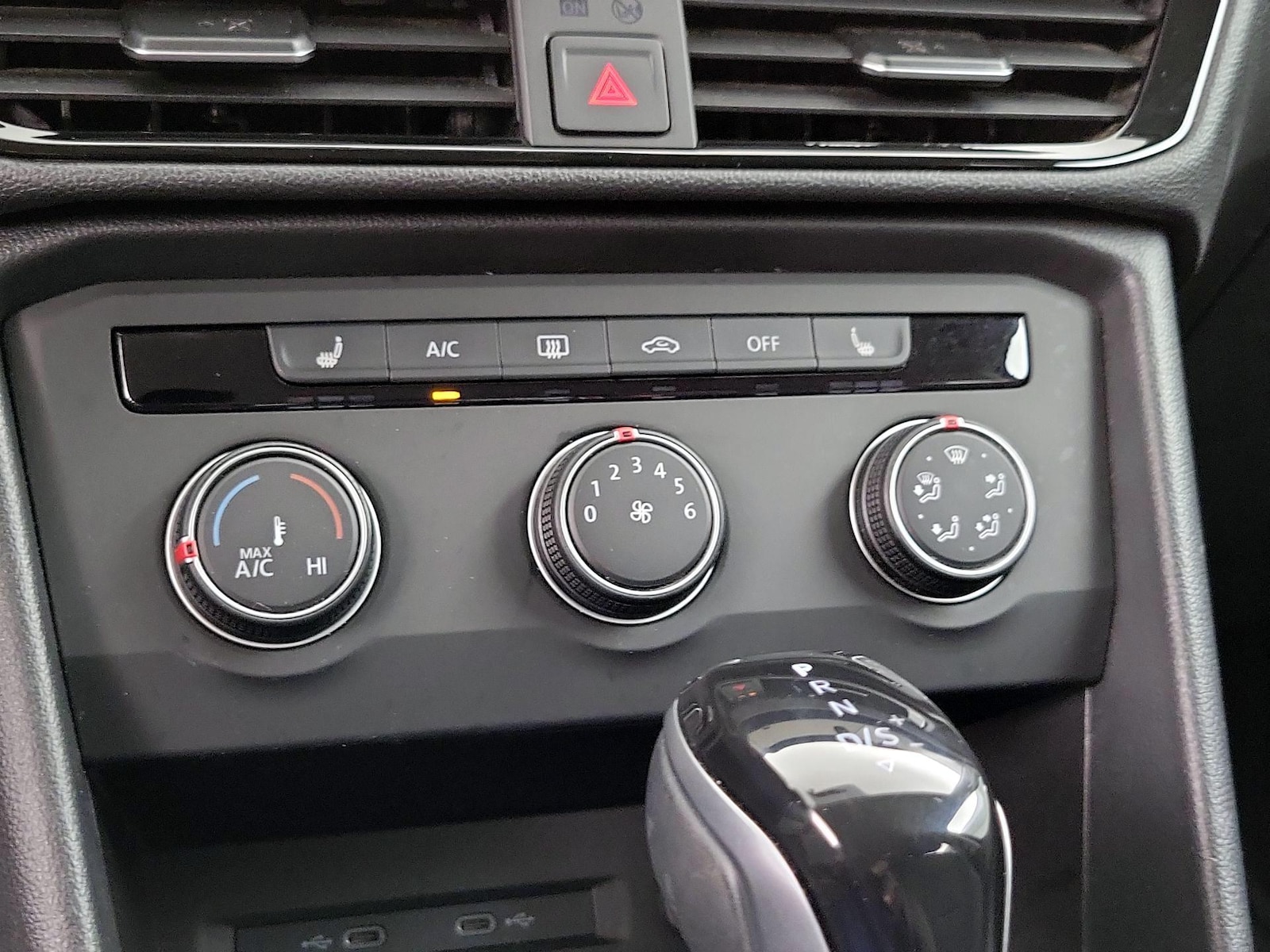 2022 Volkswagen Taos SE - Photo 17