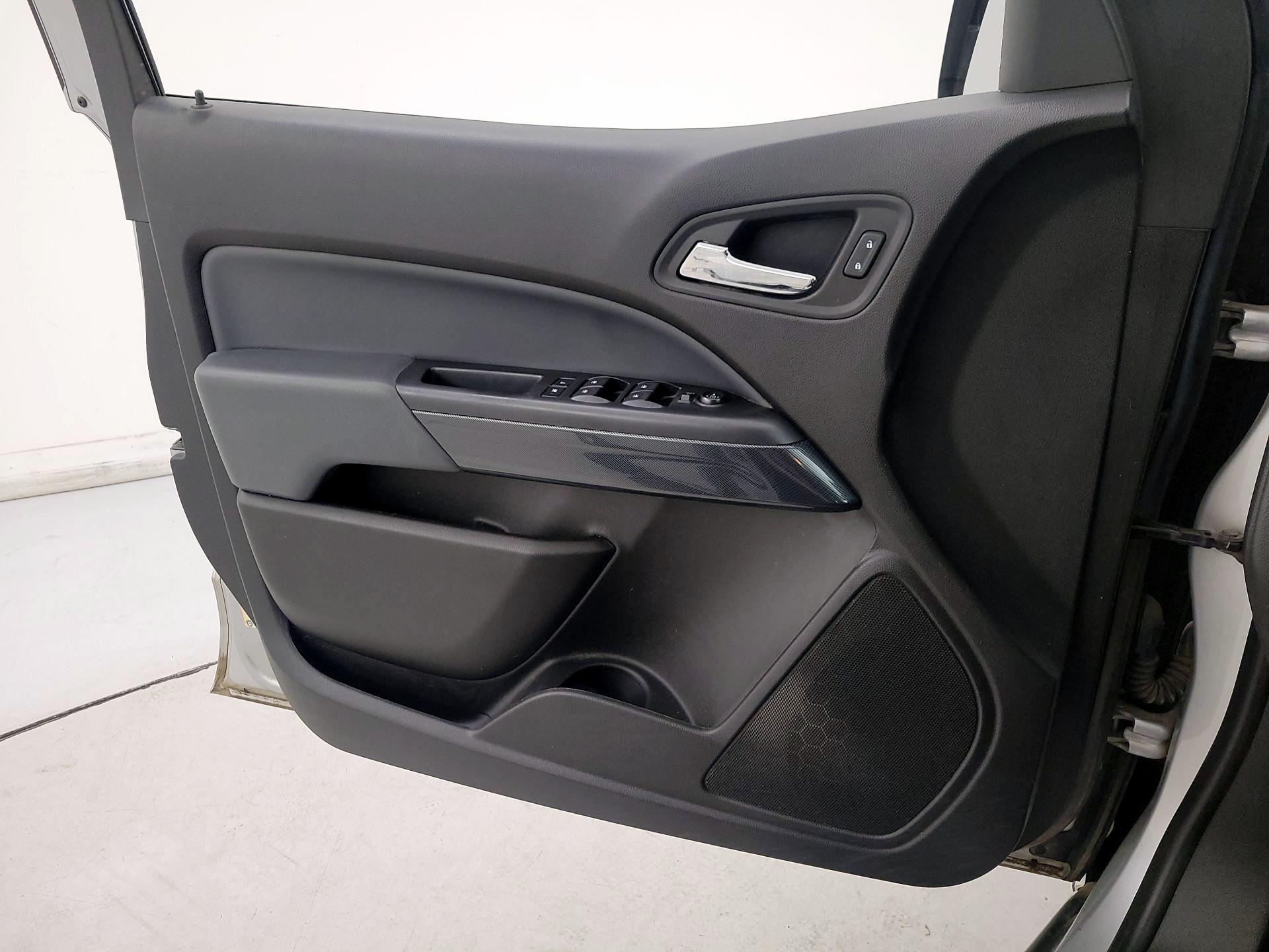 Thumbnail: 2019 Chevrolet Colorado - 12