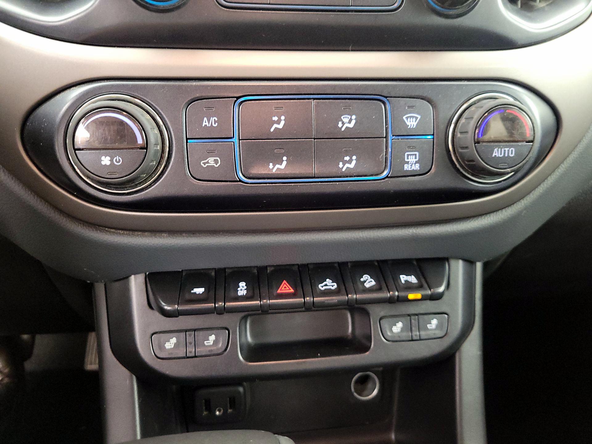 Thumbnail: 2019 Chevrolet Colorado - 16