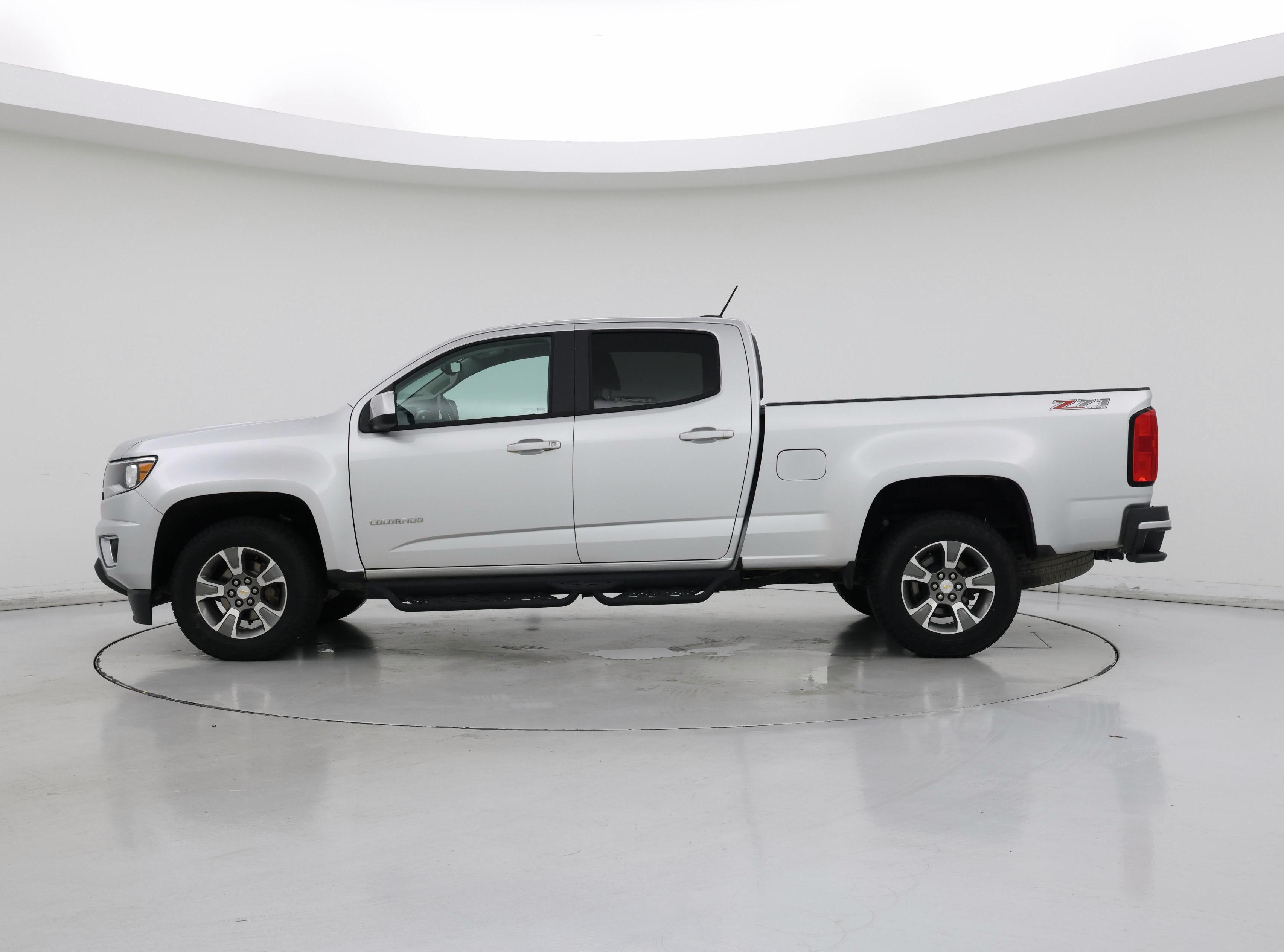 Thumbnail: 2019 Chevrolet Colorado - 3