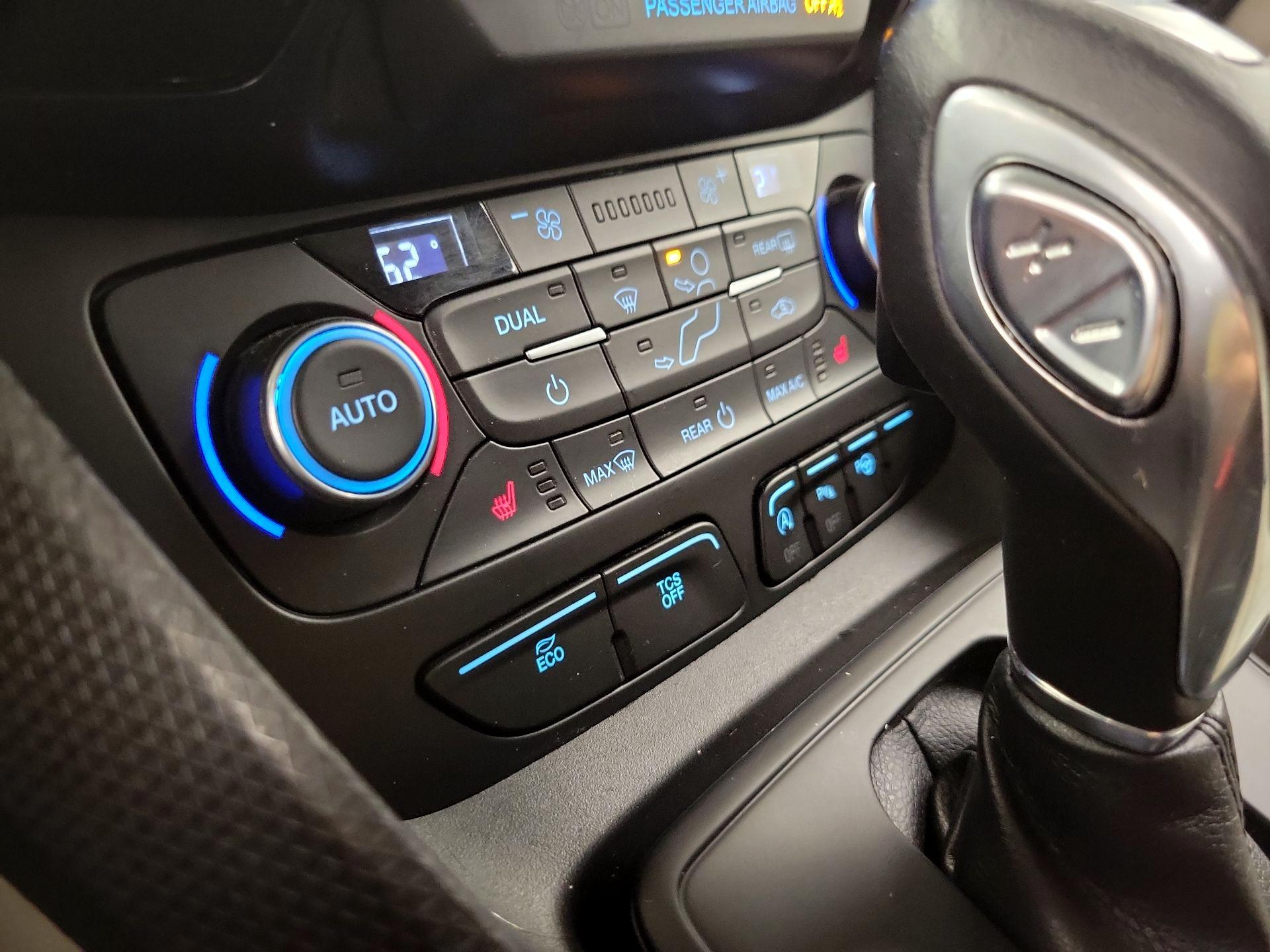 Thumbnail: 2019 Ford Transit Series - 17