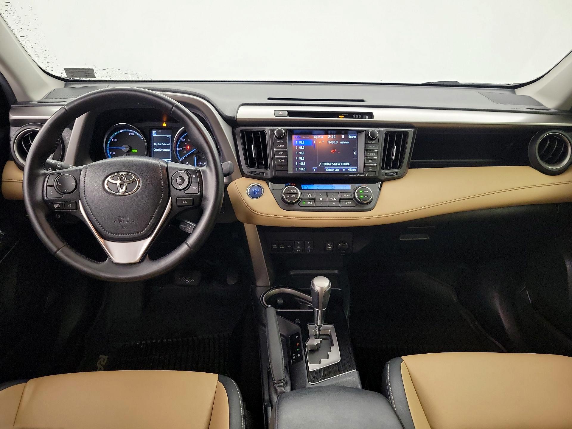 Thumbnail: 2017 Toyota RAV4 - 9