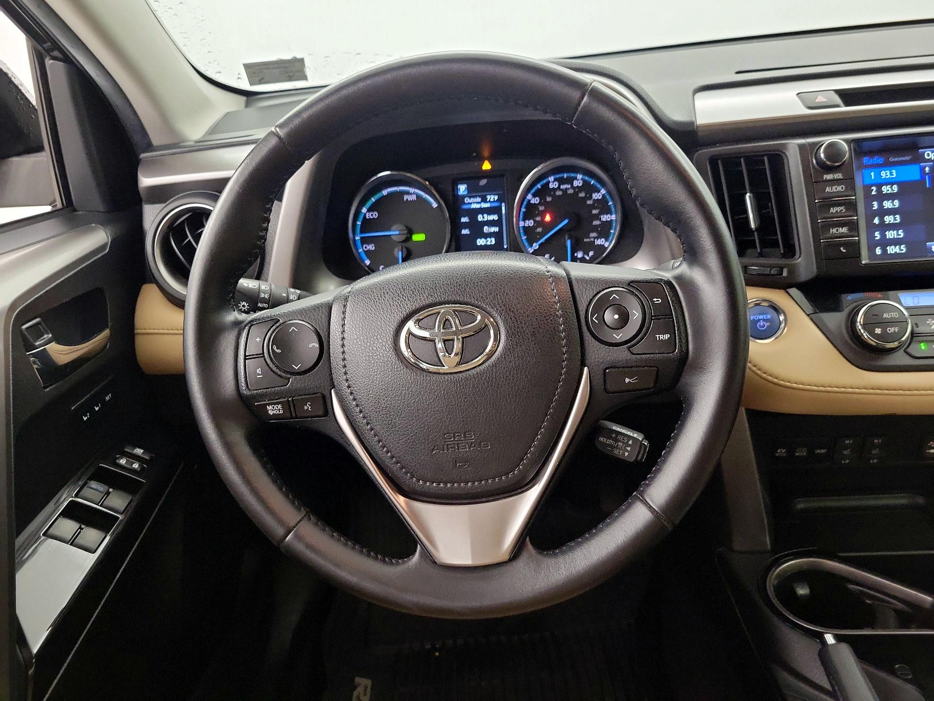 Thumbnail: 2017 Toyota RAV4 - 10