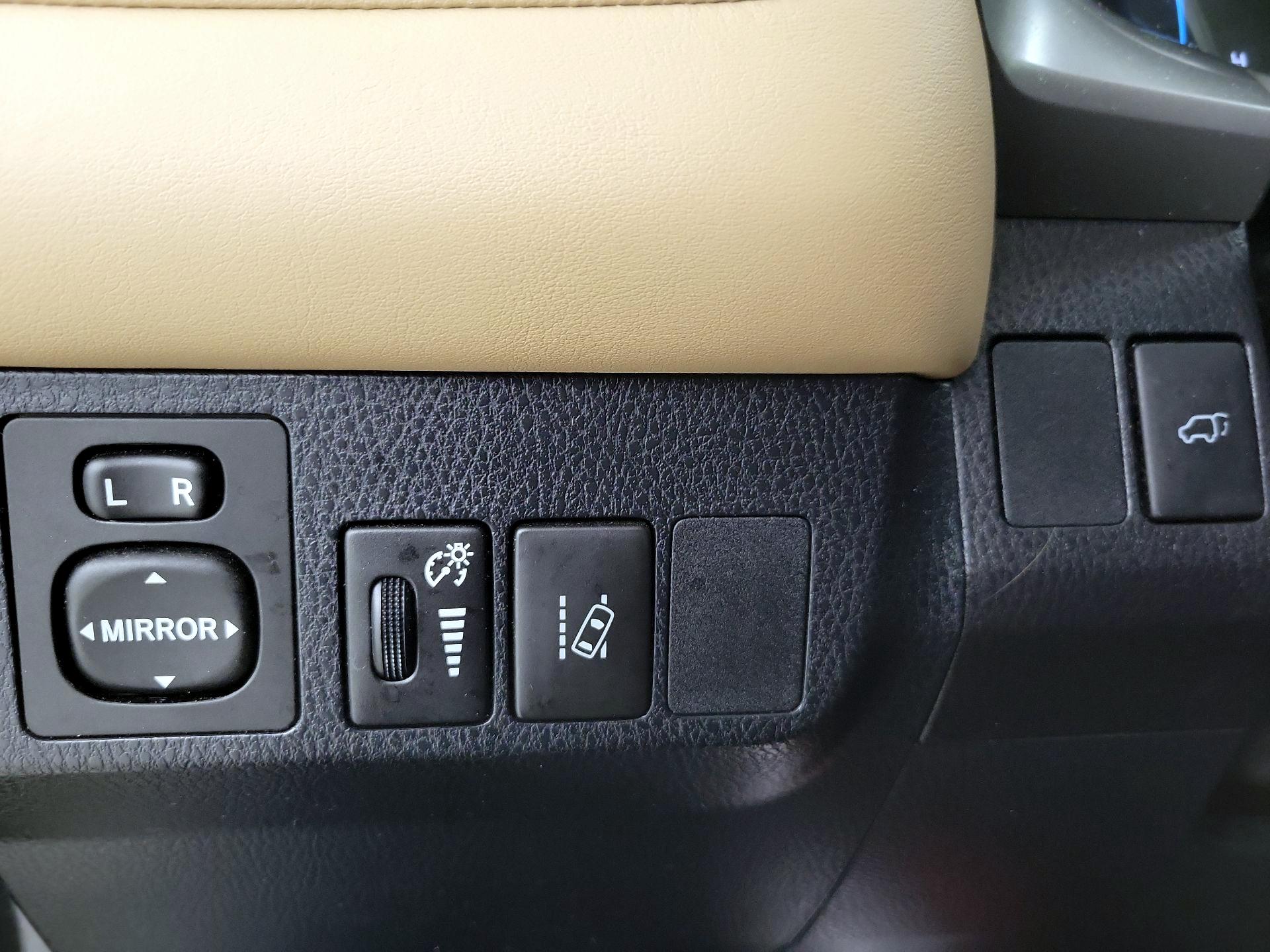Thumbnail: 2017 Toyota RAV4 - 13