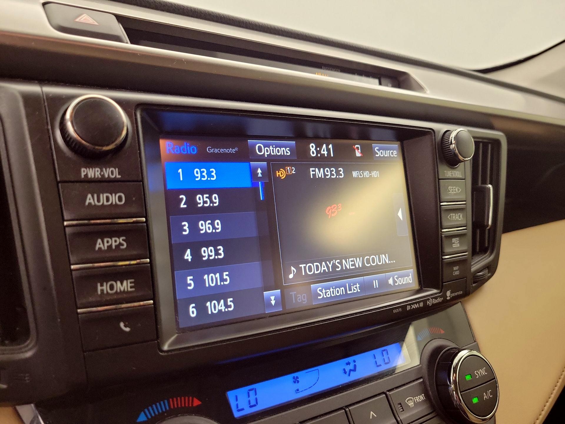 Thumbnail: 2017 Toyota RAV4 - 15