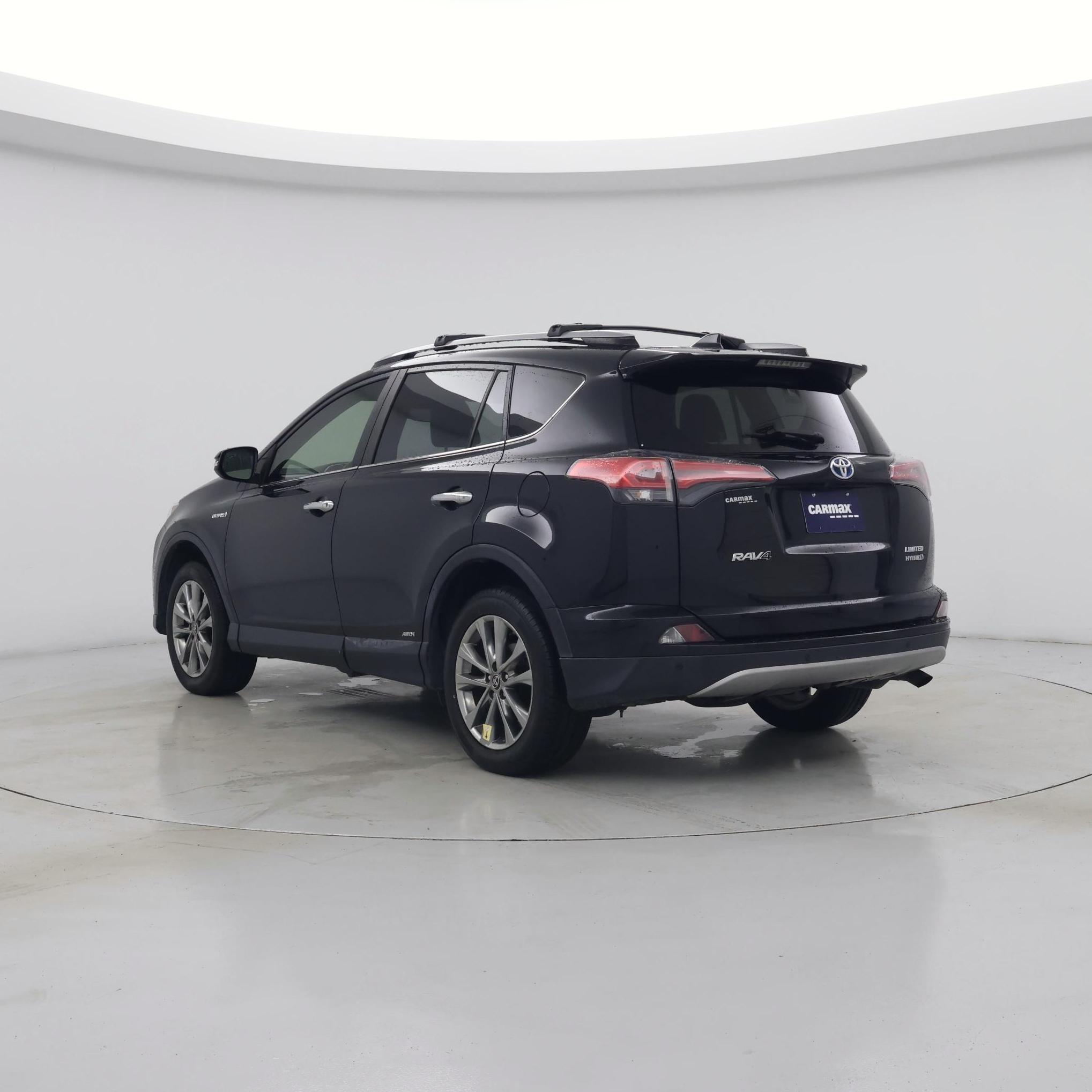 Thumbnail: 2017 Toyota RAV4 - 2