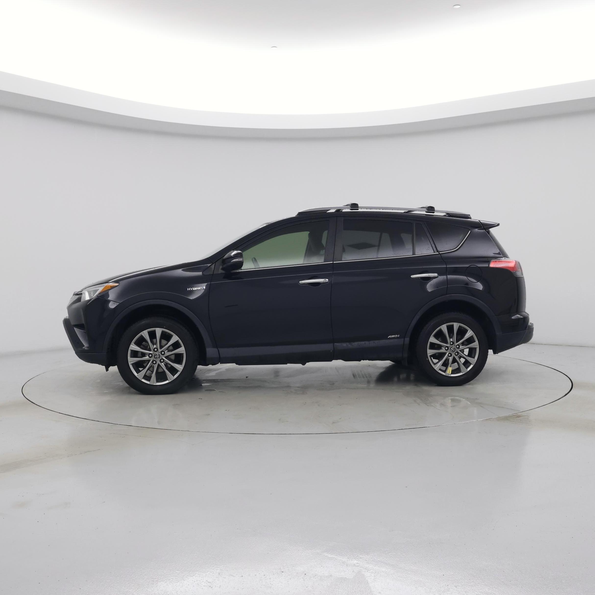 Thumbnail: 2017 Toyota RAV4 - 3