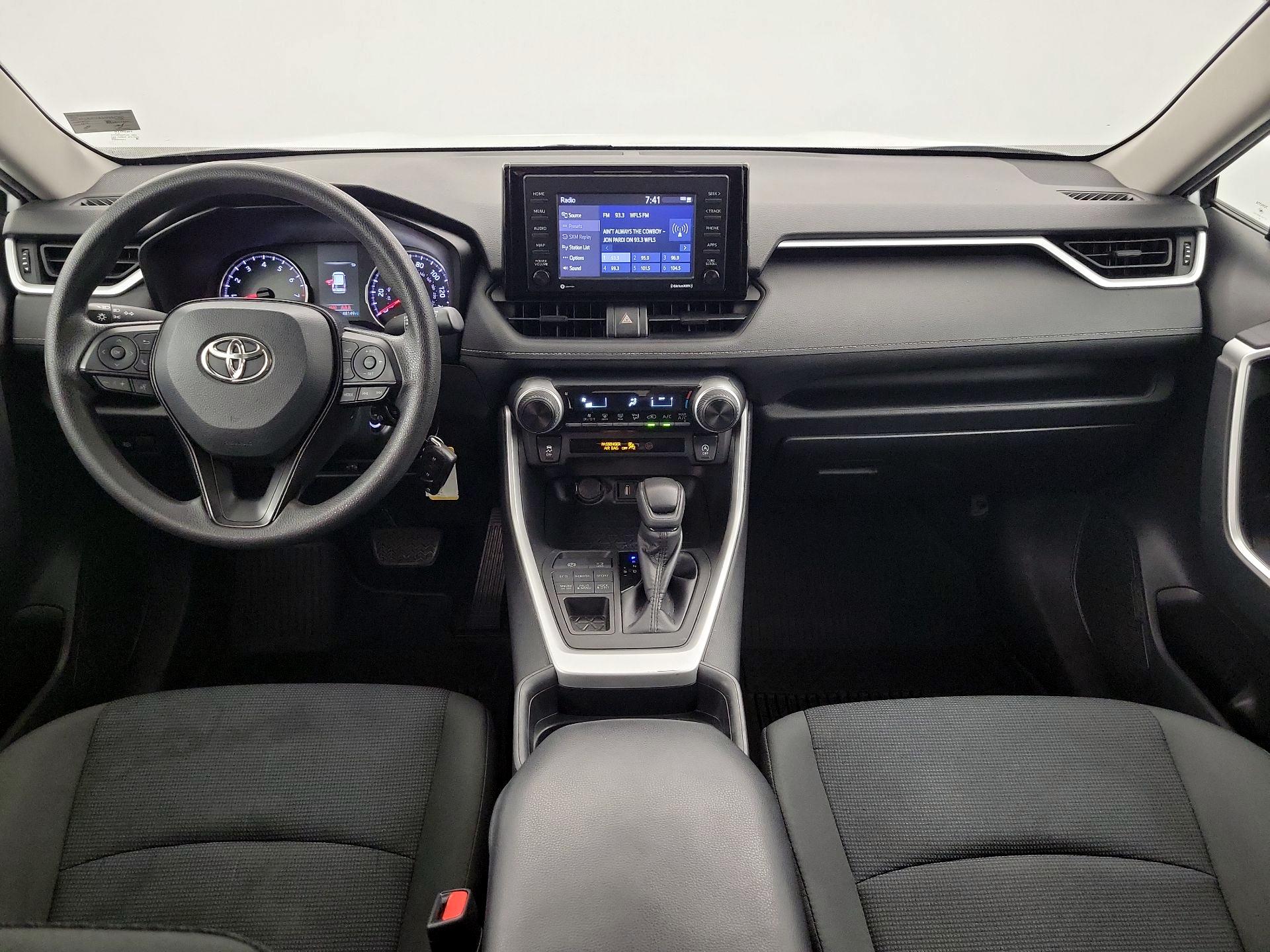 Thumbnail: 2020 Toyota RAV4 - 9
