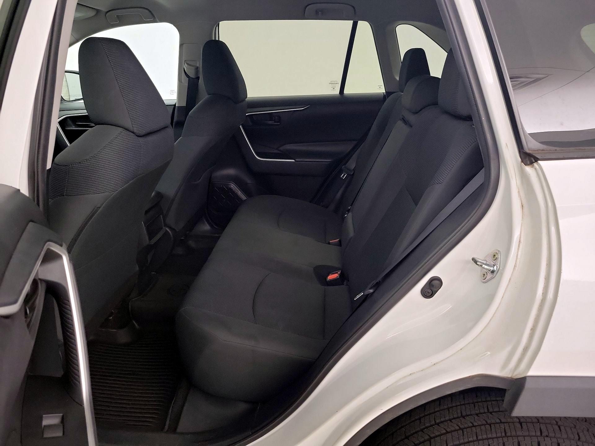 Thumbnail: 2020 Toyota RAV4 - 19