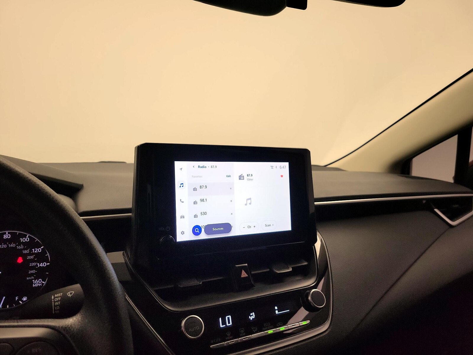 2024 Toyota Corolla LE - Photo 16