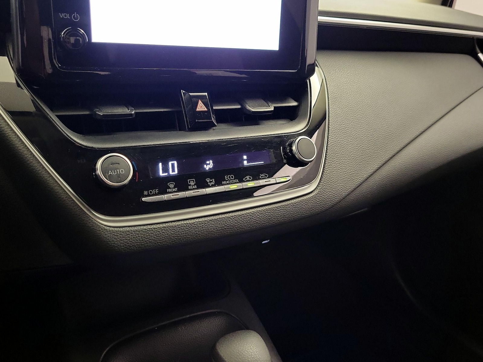 2024 Toyota Corolla LE - Photo 17