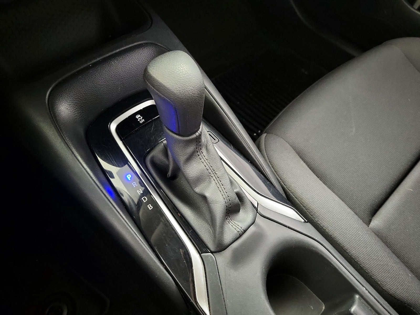 2024 Toyota Corolla LE - Photo 18