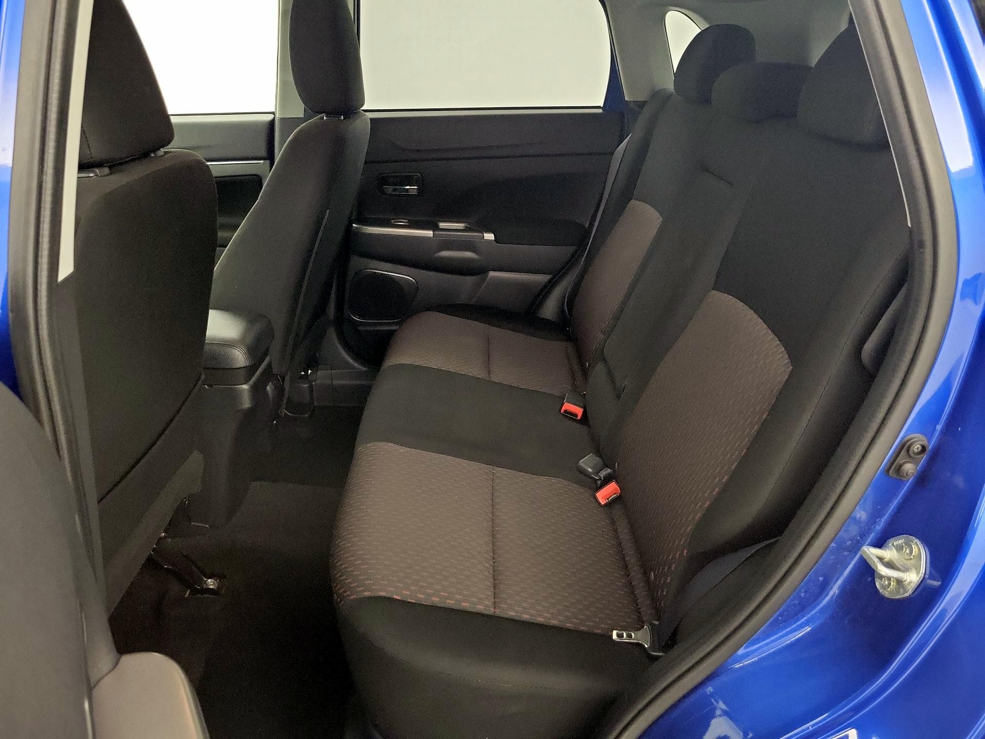 Thumbnail: 2019 Mitsubishi Outlander Sport - 18