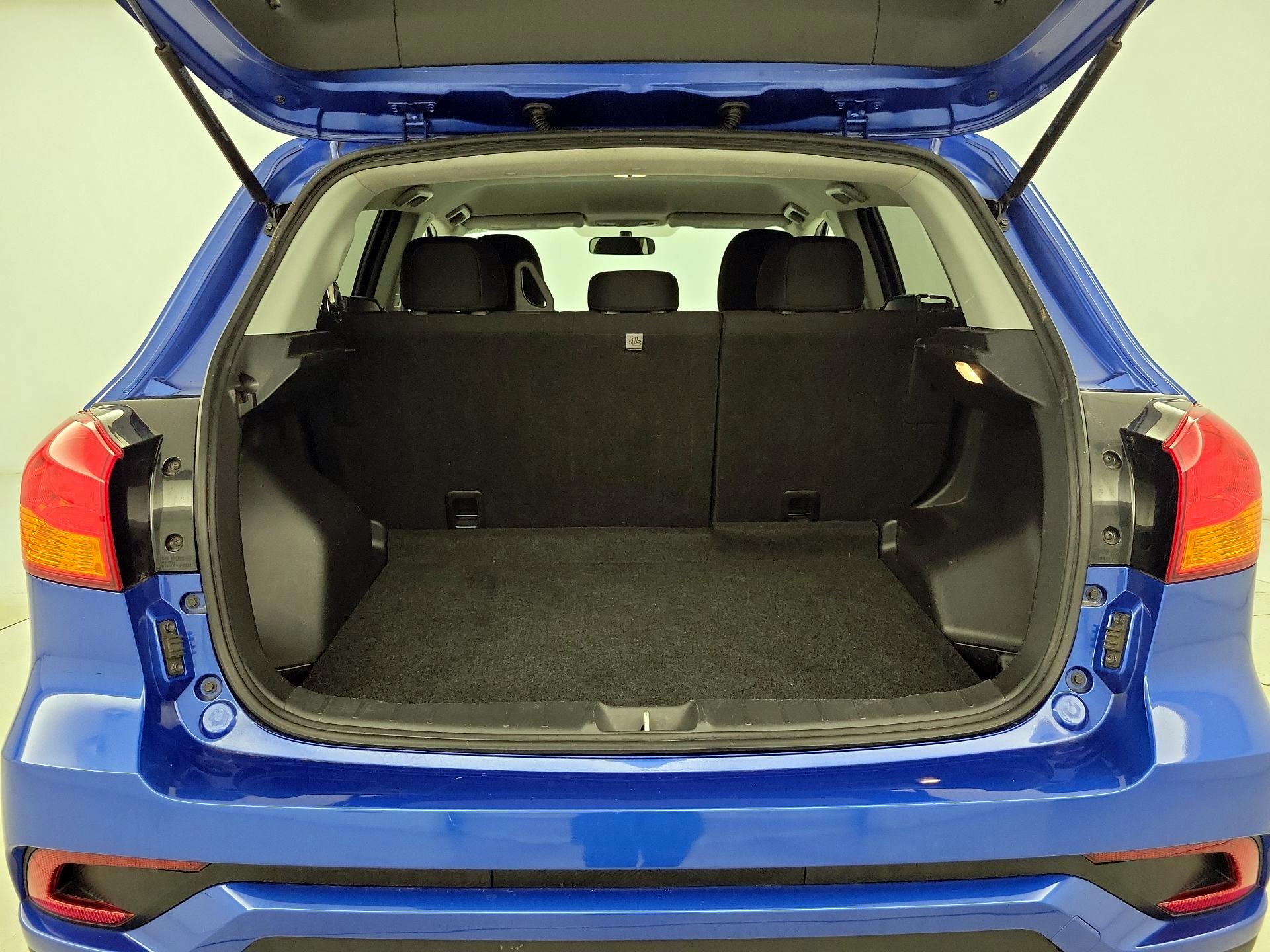 Thumbnail: 2019 Mitsubishi Outlander Sport - 19