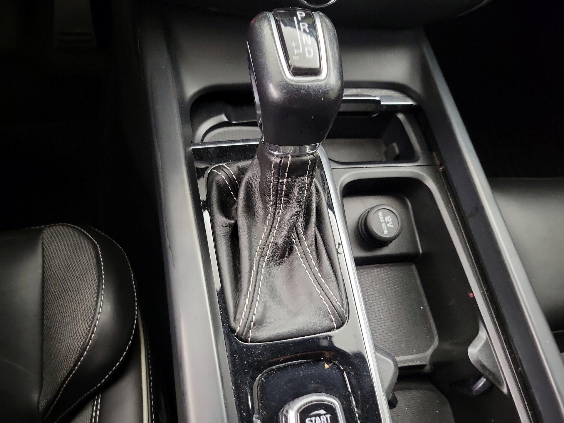 Thumbnail: 2019 Volvo S60 - 18
