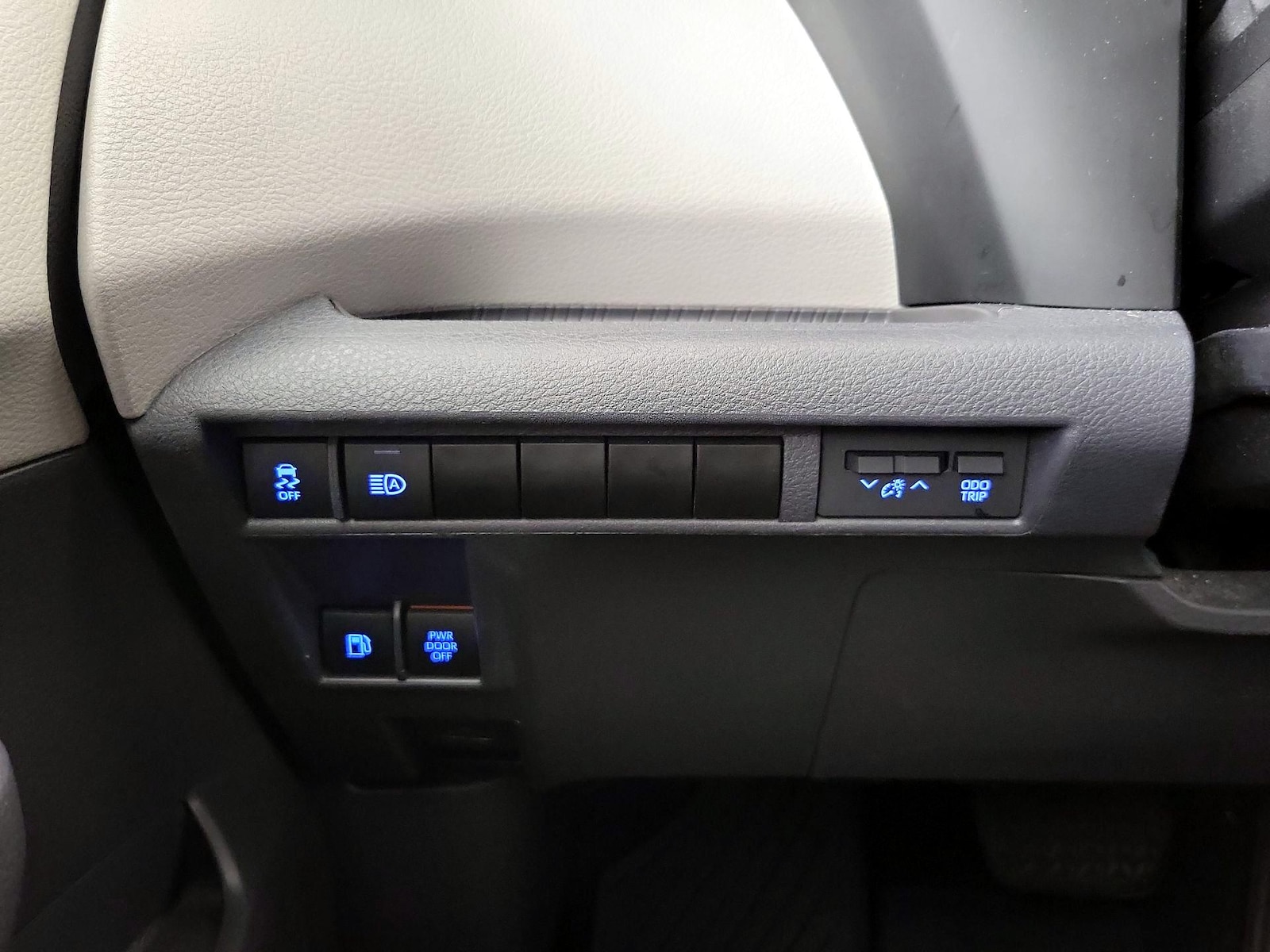 2022 Toyota Sienna LE - Photo 14