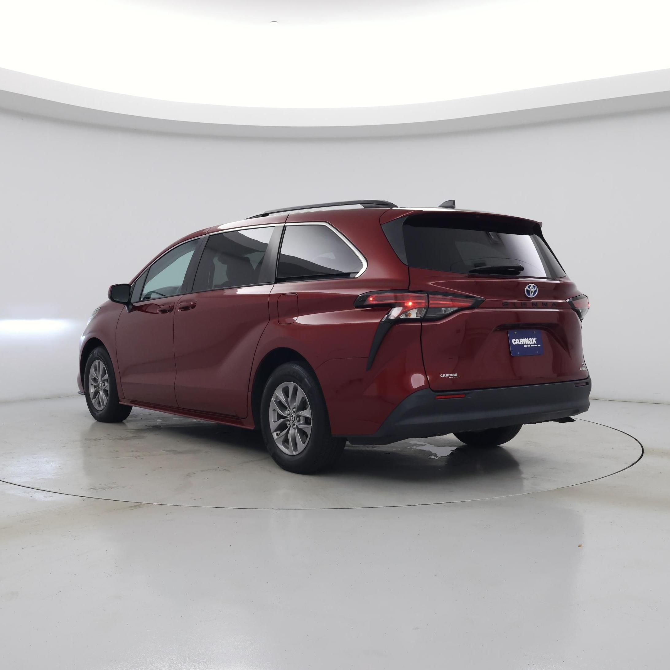 Thumbnail: 2022 Toyota Sienna - 2