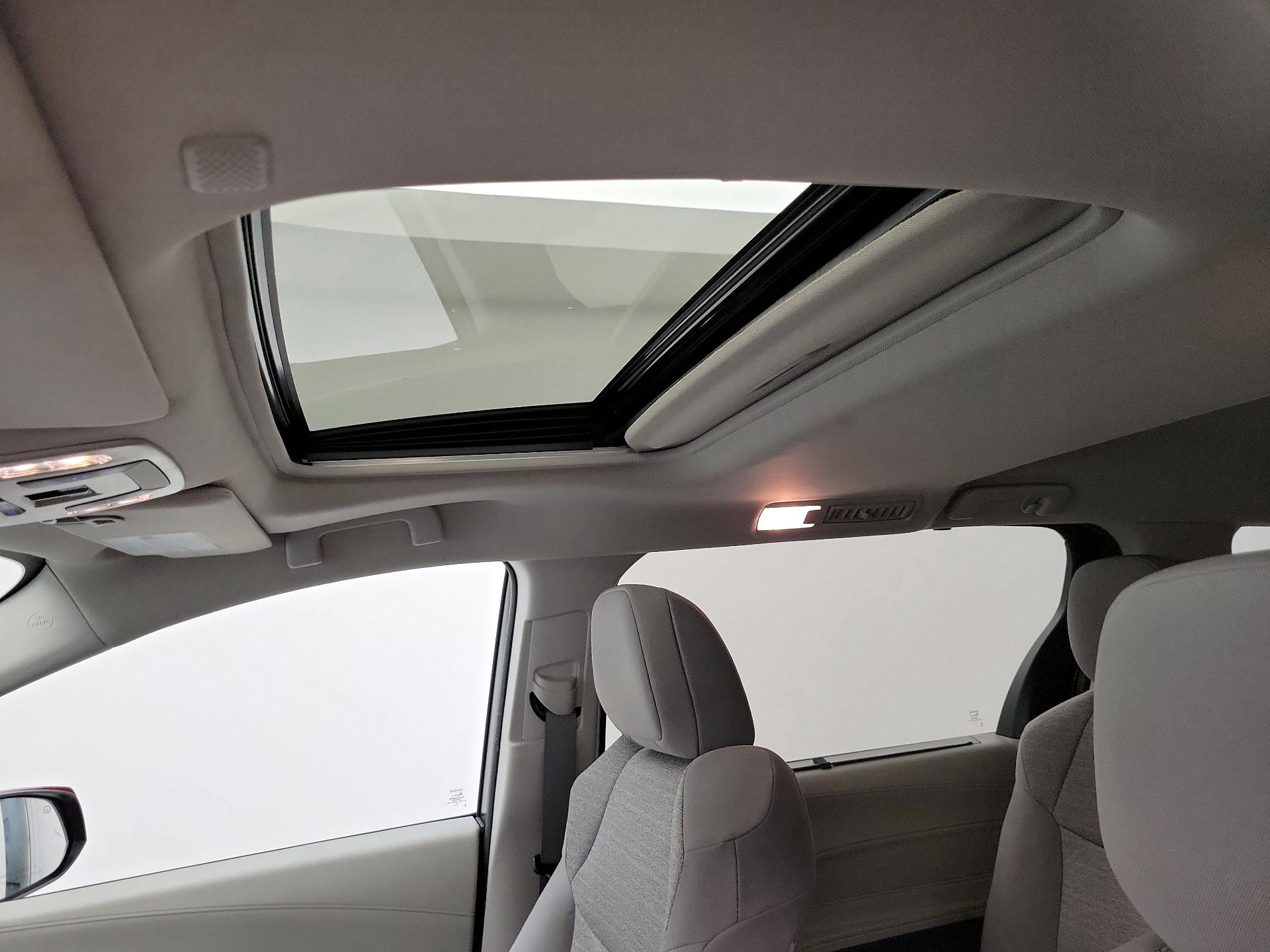Thumbnail: 2022 Toyota Sienna - 19