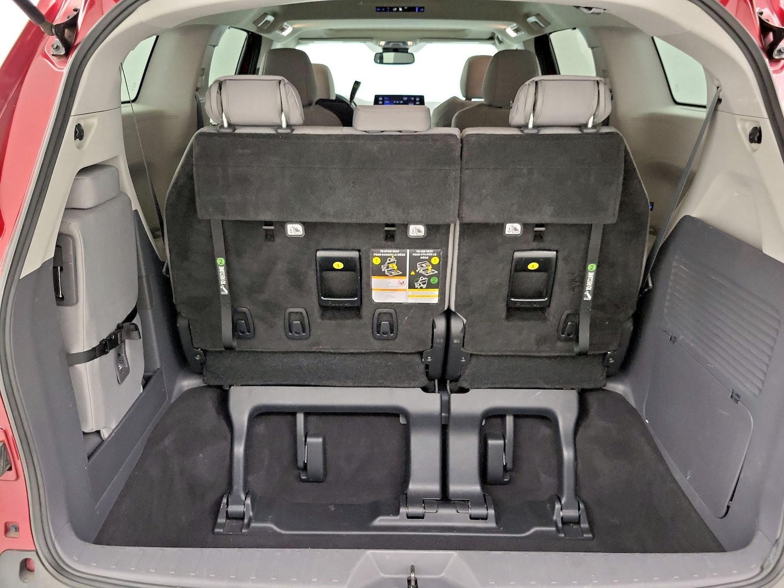 2022 Toyota Sienna LE - Photo 23
