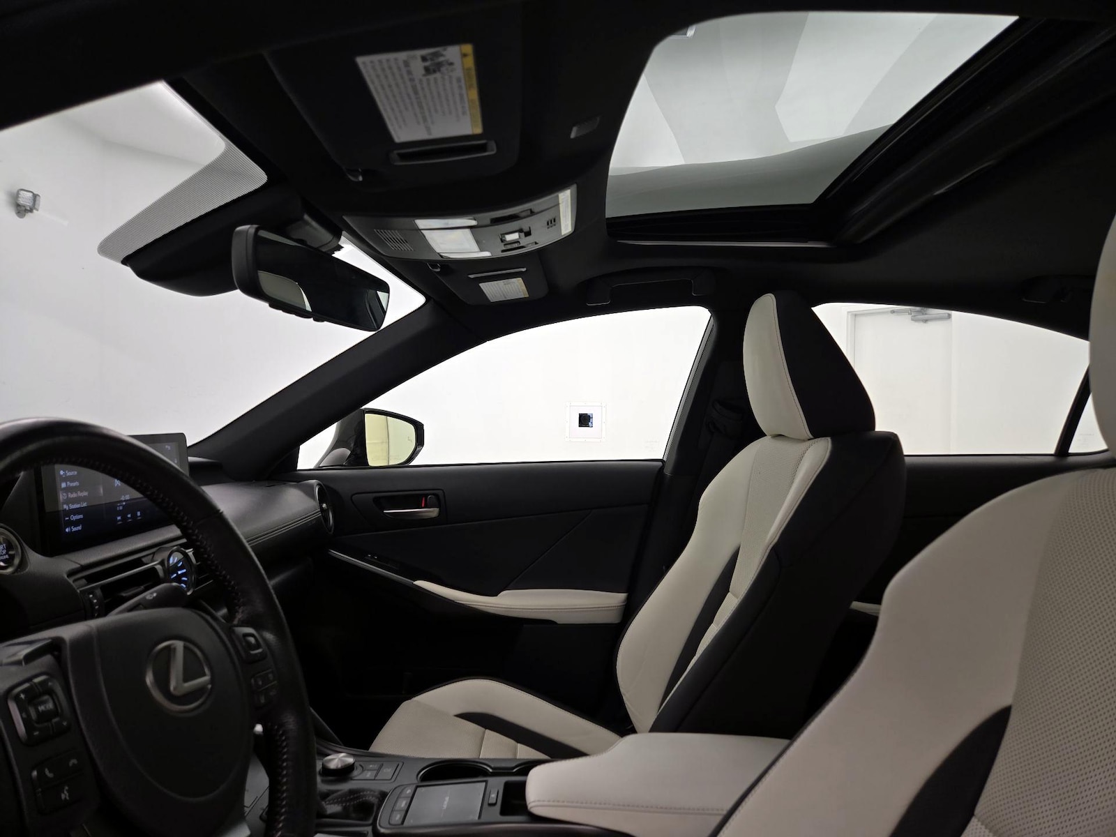 2025 Lexus IS 500 F SPORT PERFORMANCE - Photo 21