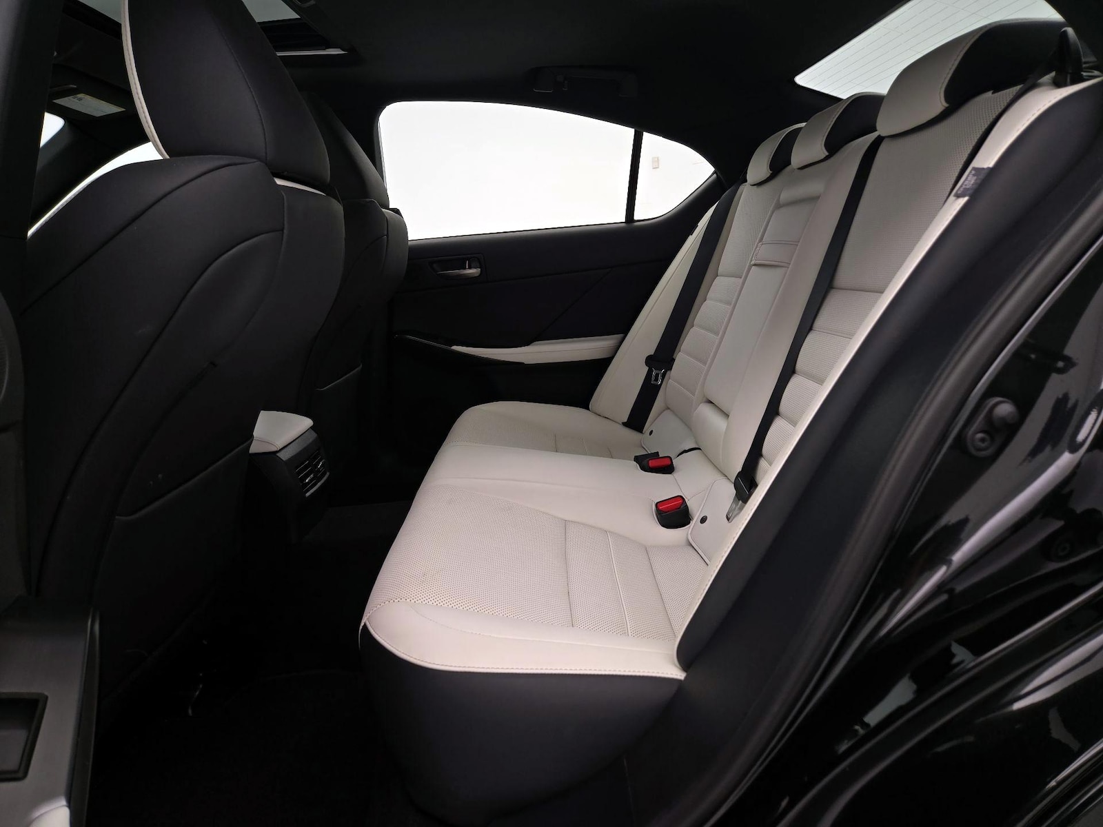 2025 Lexus IS 500 F SPORT PERFORMANCE - Photo 22