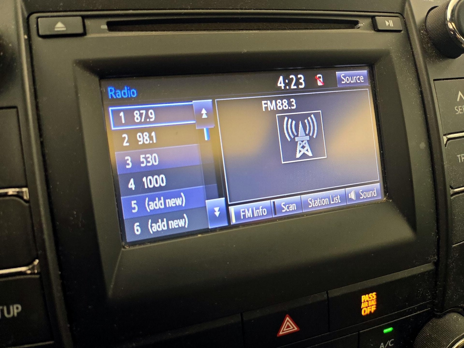 2017 Toyota Camry SE - Photo 16