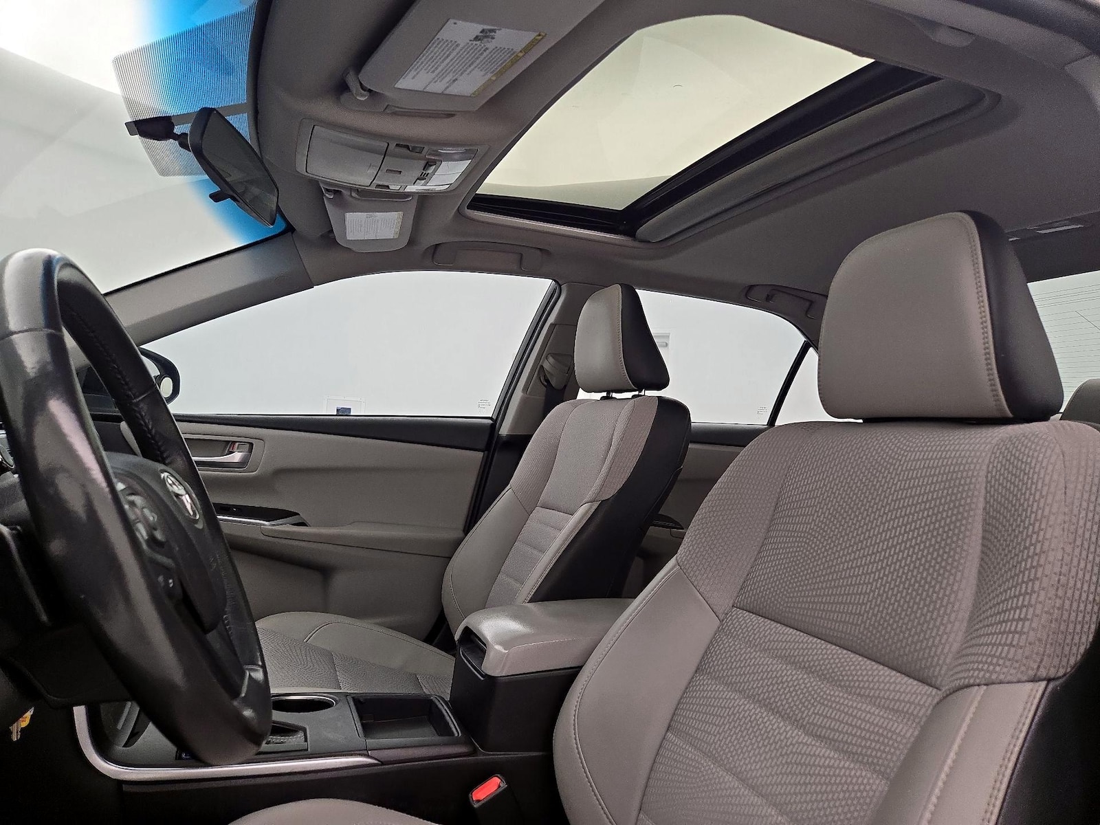 2017 Toyota Camry SE - Photo 20