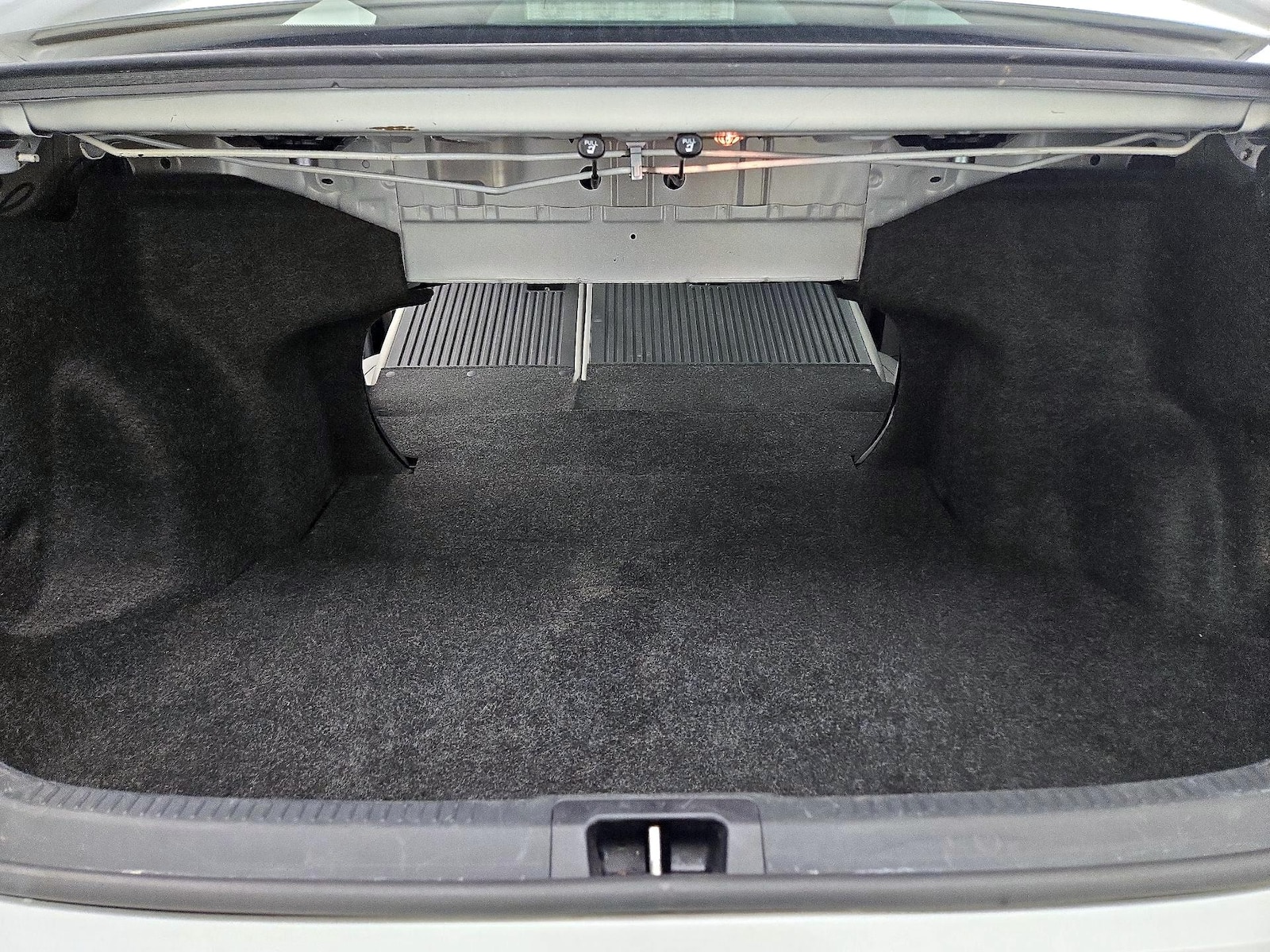 2017 Toyota Camry SE - Photo 23