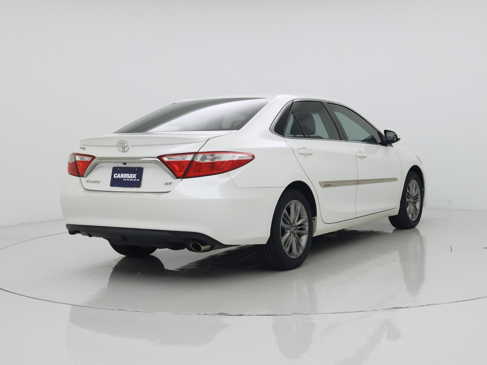 2017 Toyota Camry SE - Photo 9