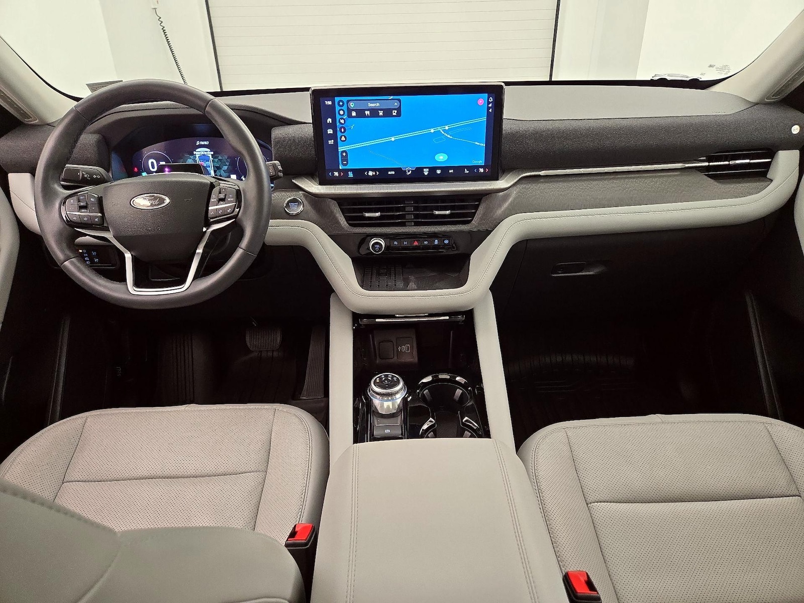 2025 Ford Explorer Platinum - Photo 10