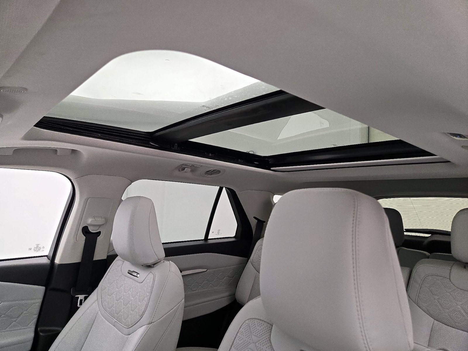 2025 Ford Explorer Platinum - Photo 21