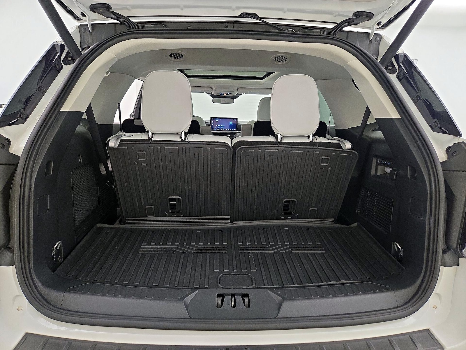 2025 Ford Explorer Platinum - Photo 24