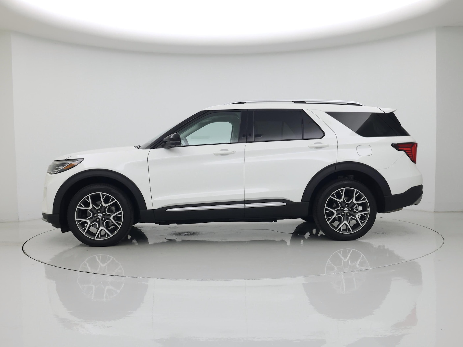 2025 Ford Explorer Platinum - Photo 4