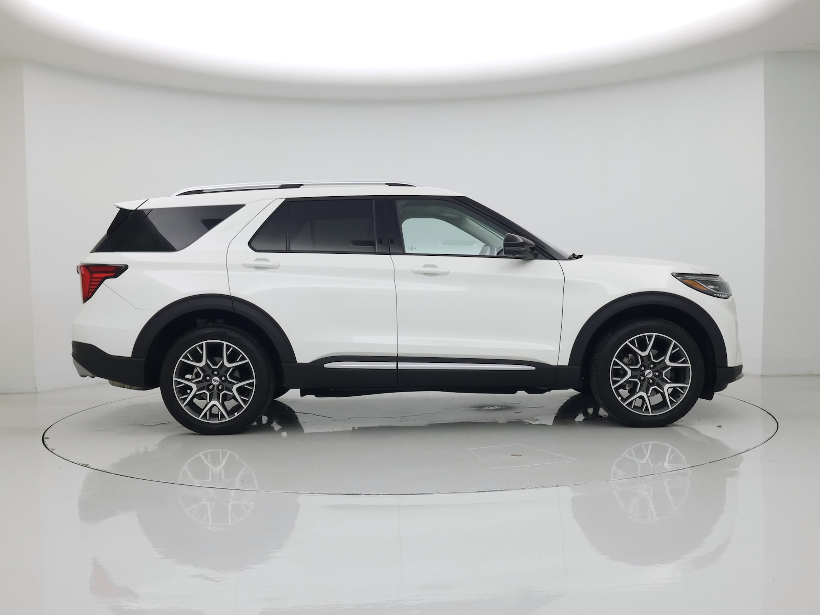 2025 Ford Explorer Platinum - Photo 8