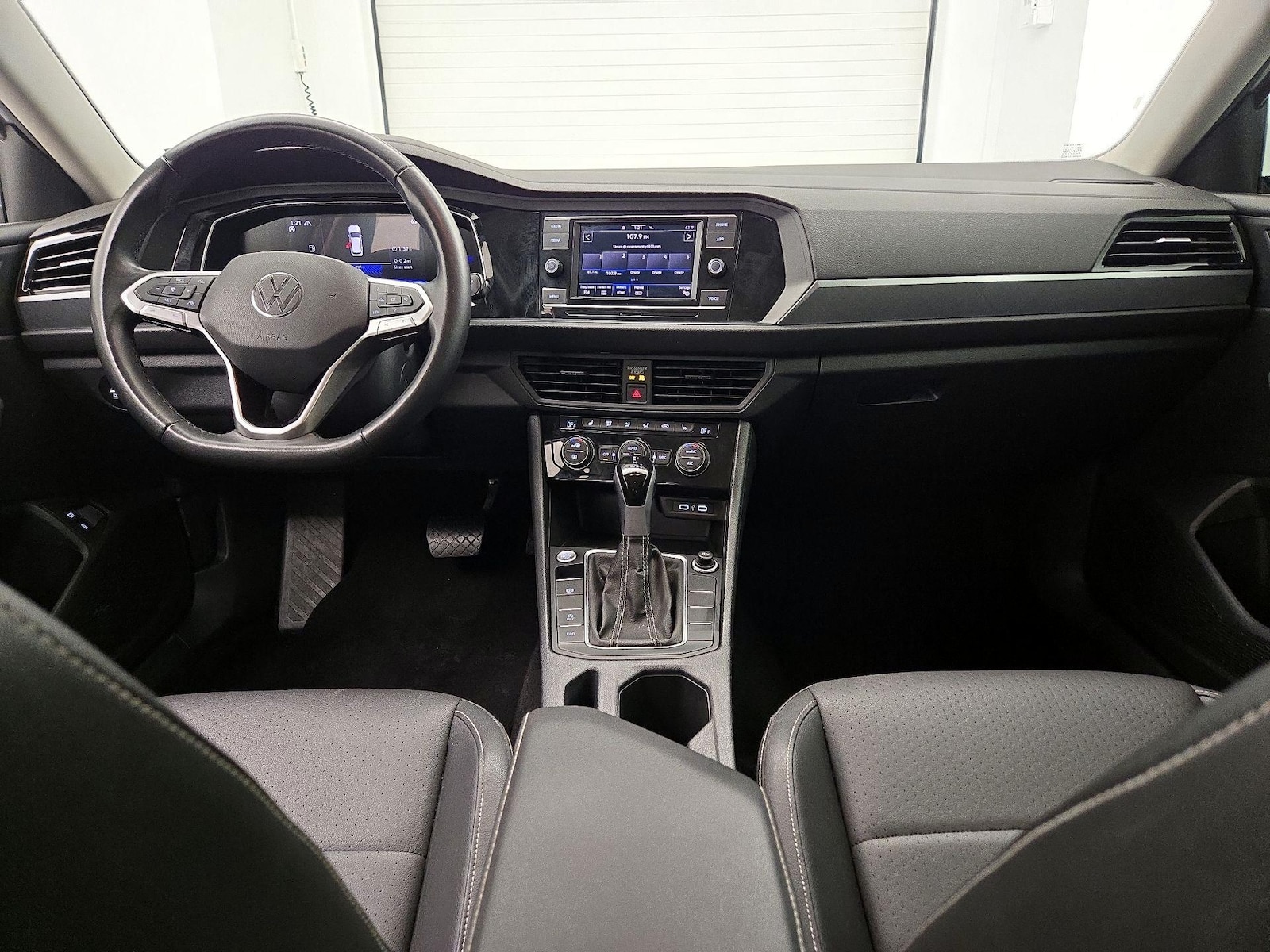 2024 Volkswagen Jetta SE - Photo 10