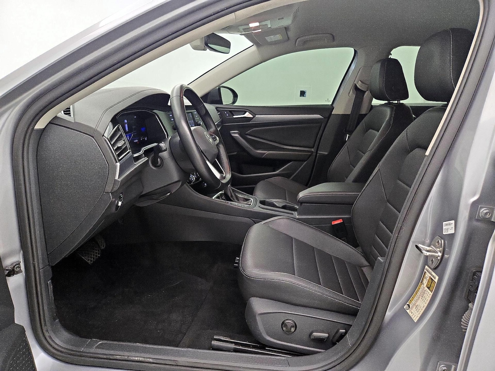 2024 Volkswagen Jetta SE - Photo 12