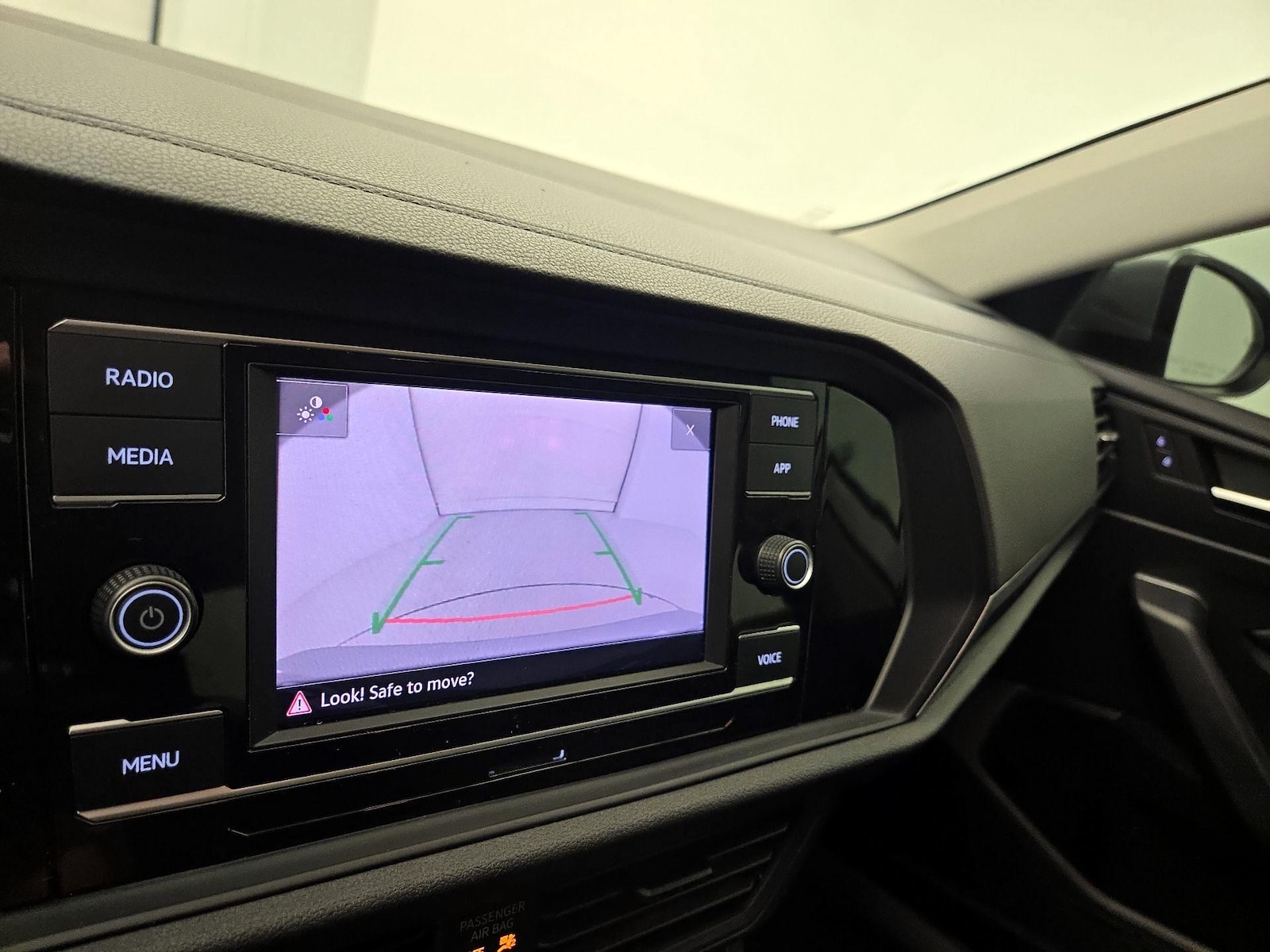 2024 Volkswagen Jetta SE - Photo 15