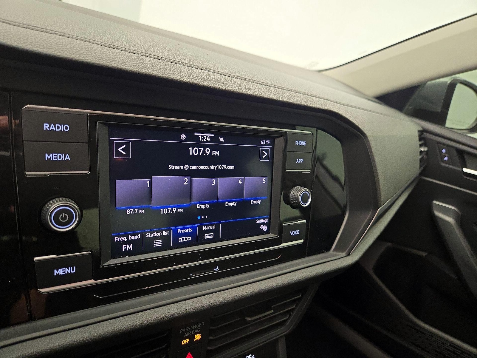 2024 Volkswagen Jetta SE - Photo 16