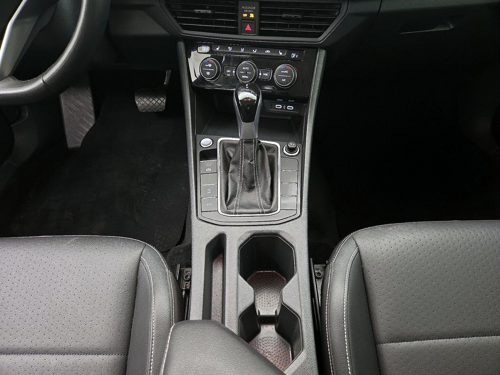 2024 Volkswagen Jetta SE - Photo 18