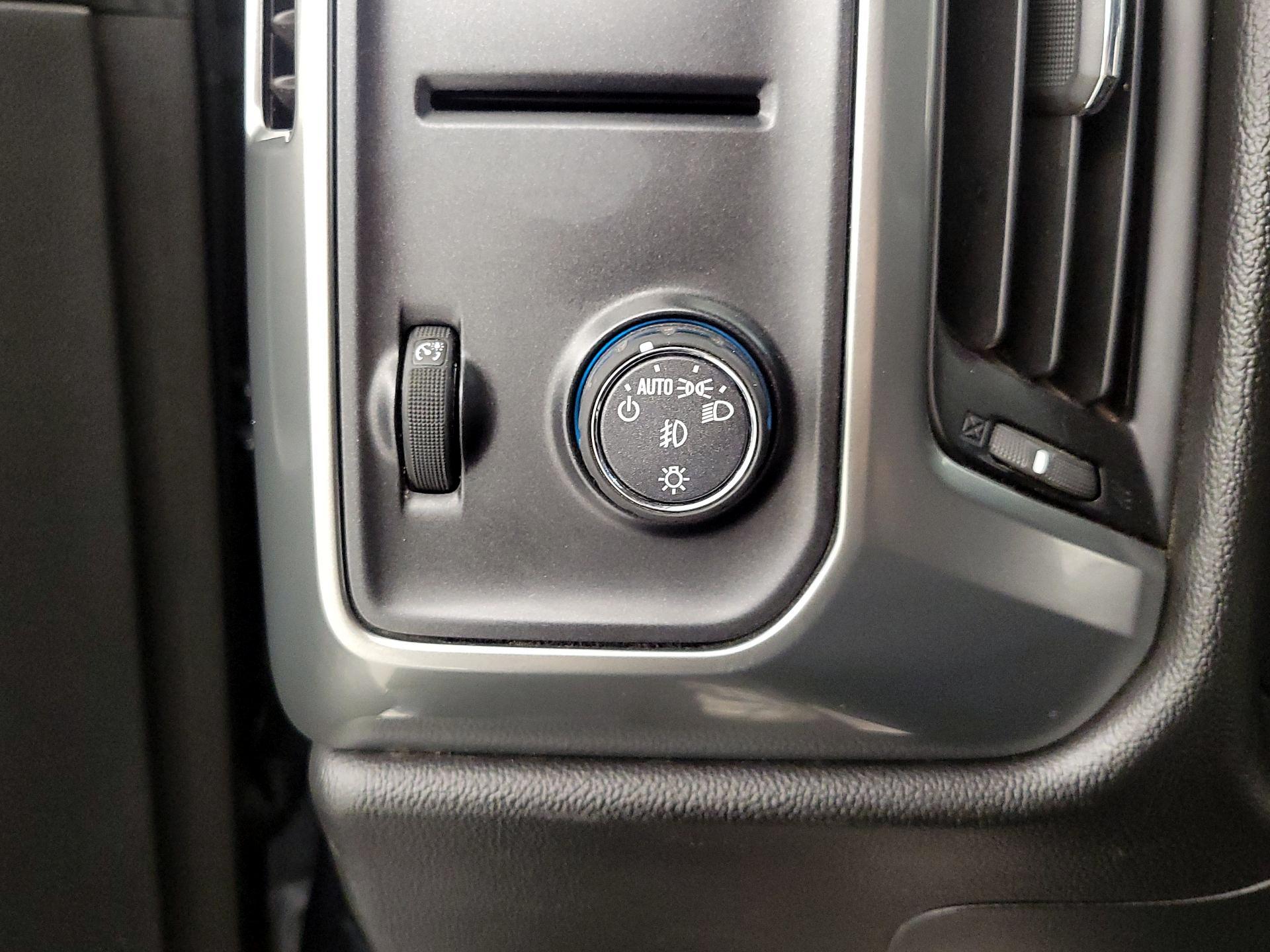 Thumbnail: 2017 Chevrolet Silverado 1500 - 11