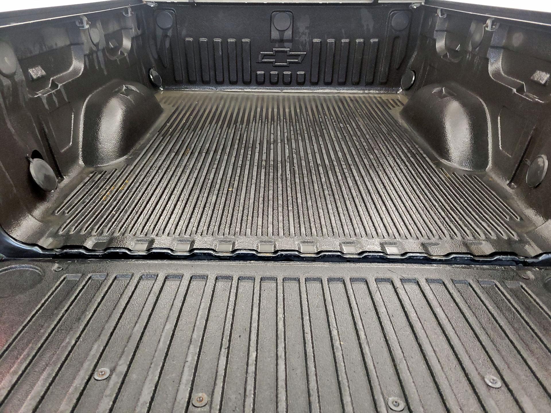 Thumbnail: 2017 Chevrolet Silverado 1500 - 19