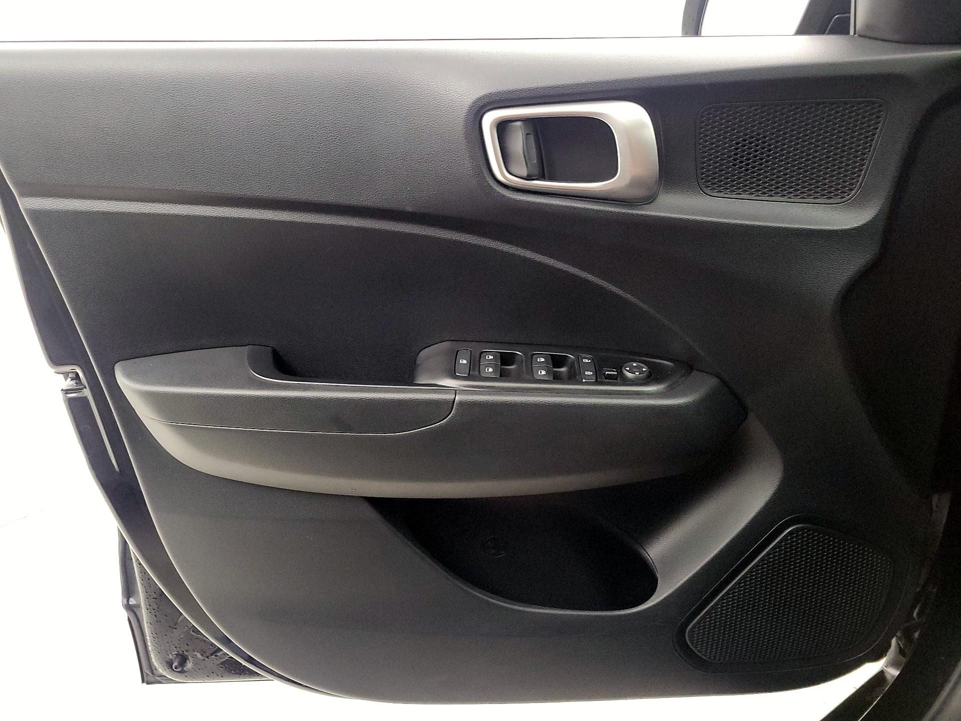 Thumbnail: 2023 Hyundai Venue - 12